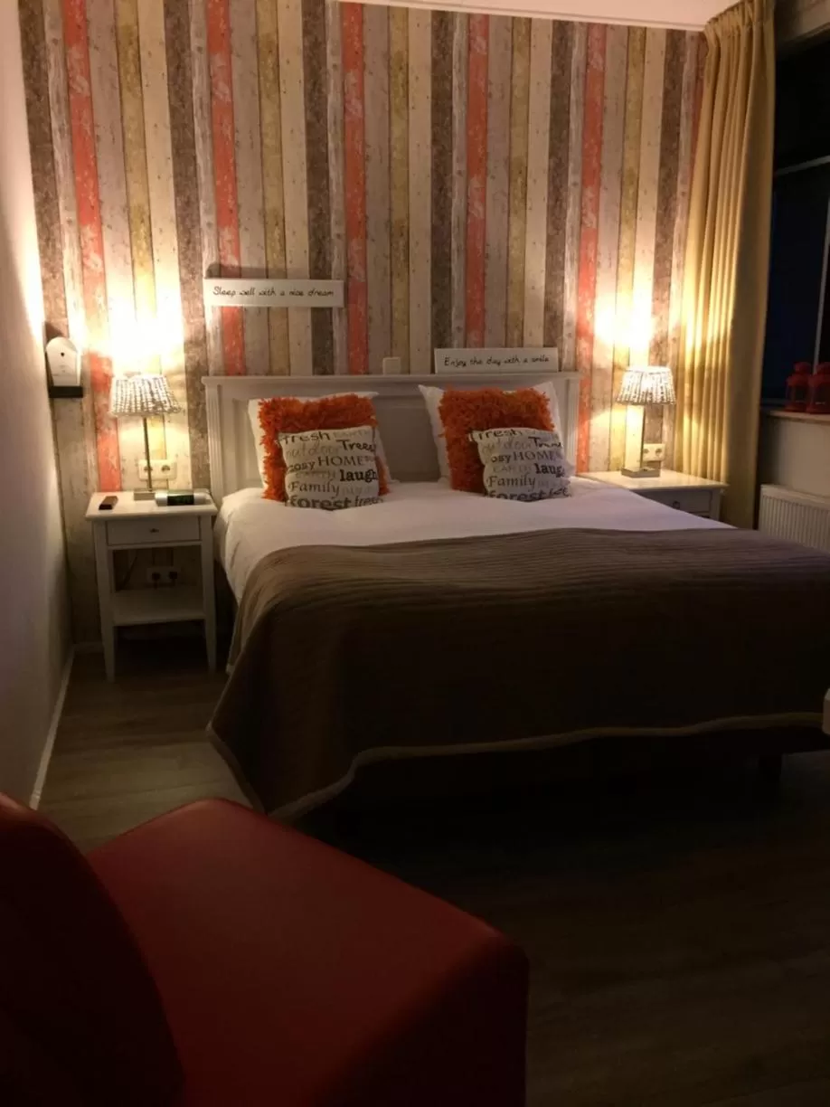 Bed in B&B - Pension Perruque