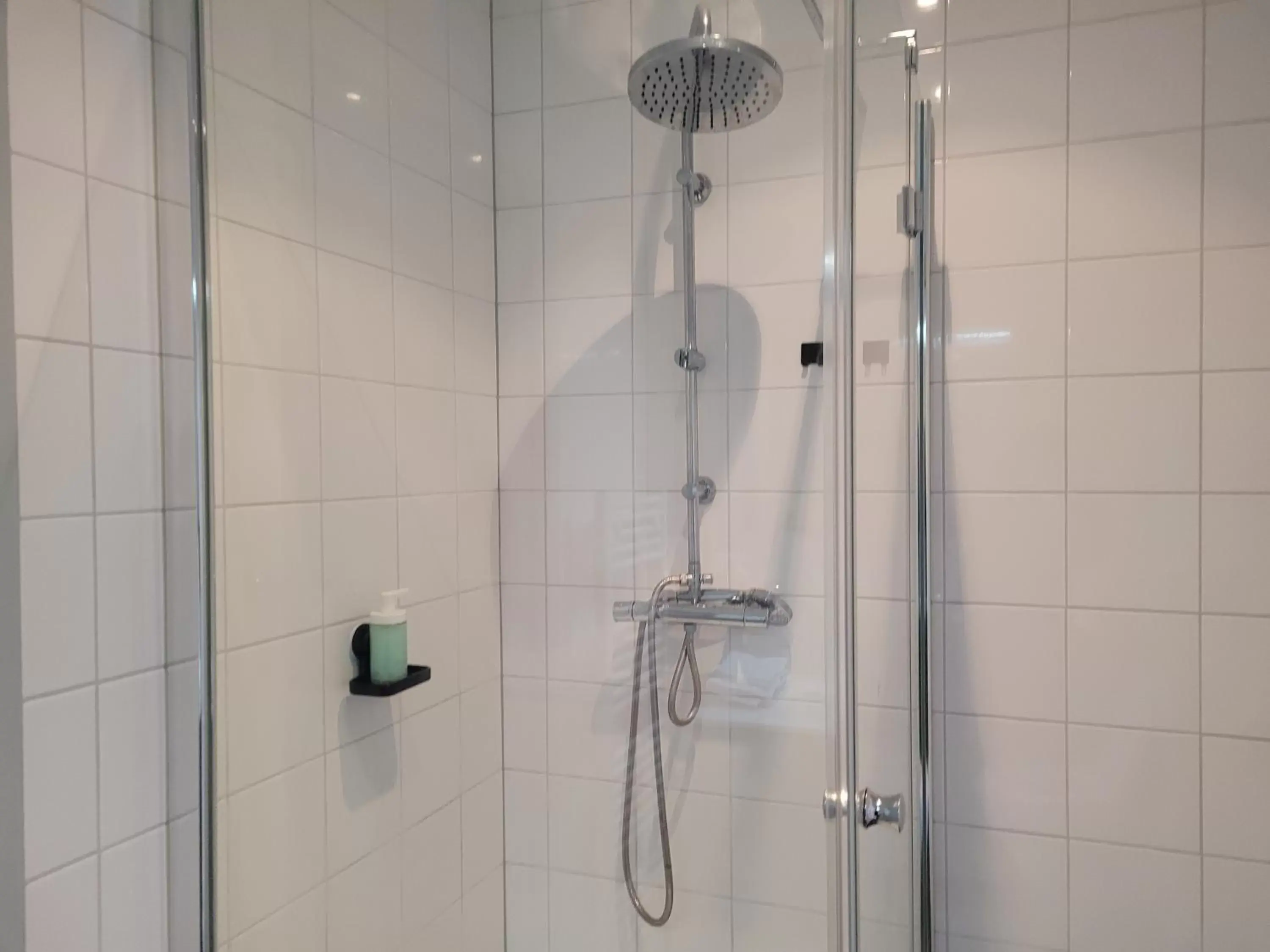 Shower, Bathroom in L'appel Studio near Amsterdam