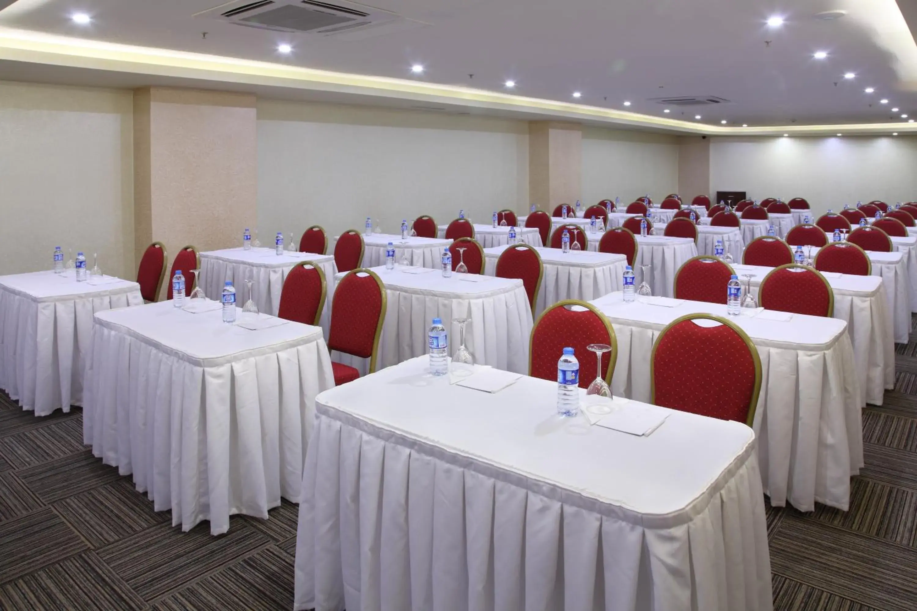 Business facilities, Banquet Facilities in Hotel Senbayrak City