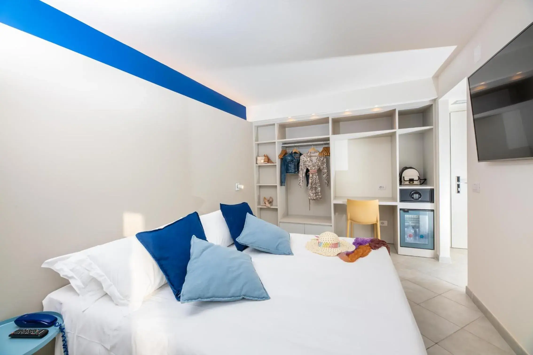 Bedroom in L'Alba Hotel