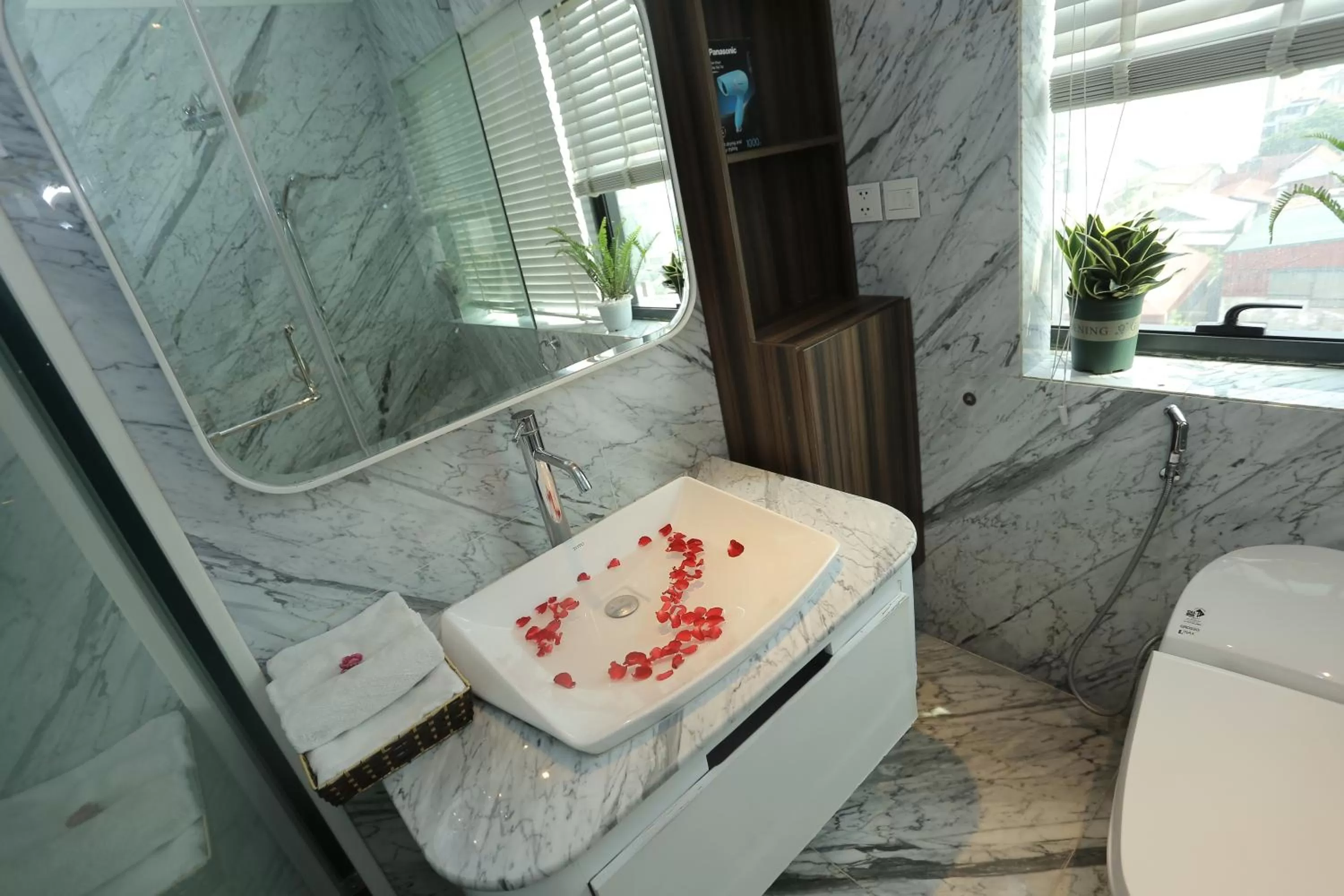 Shower in HNC Premier Hotel & Residences