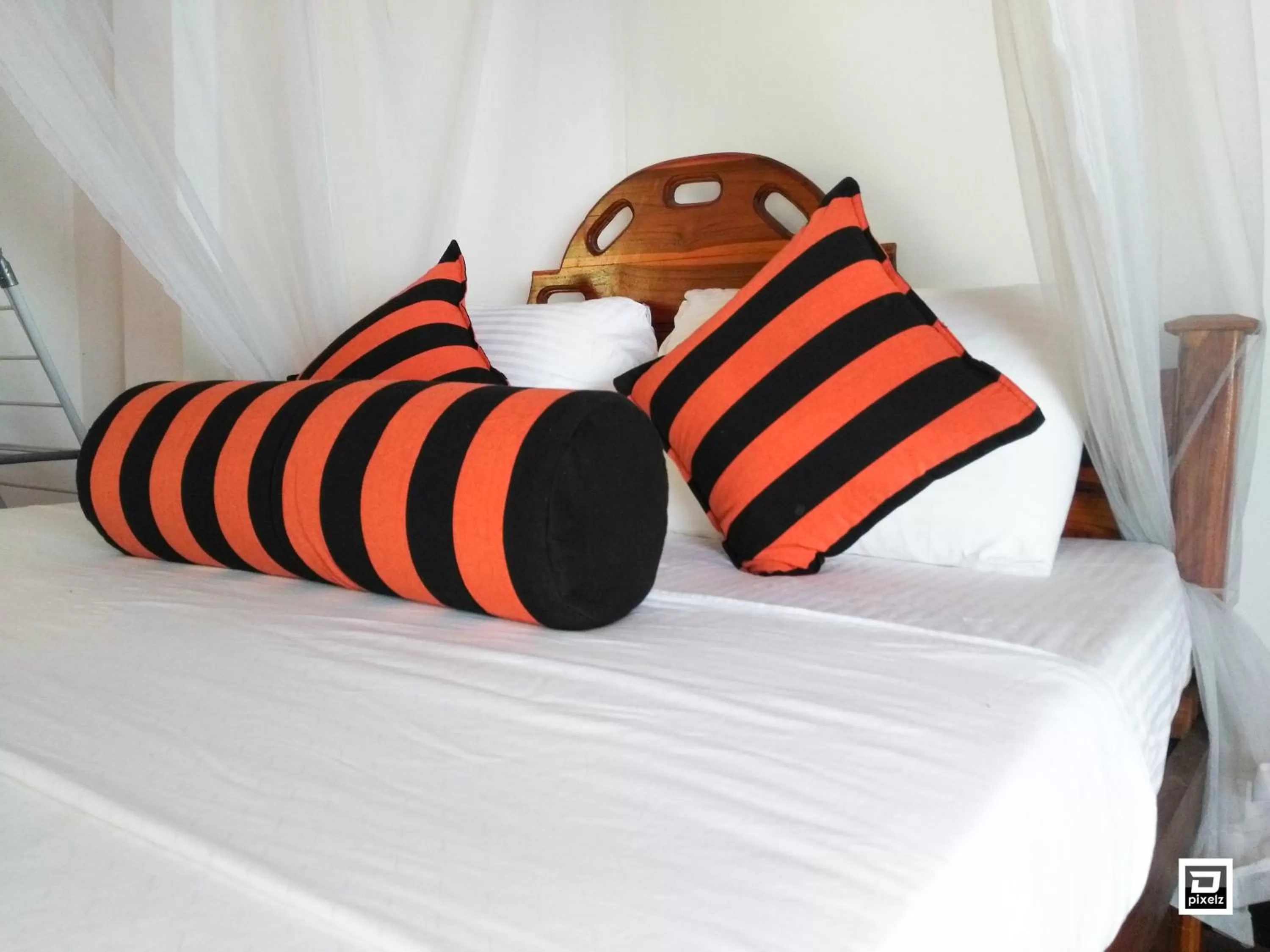 Bed in Ella River Face Inn