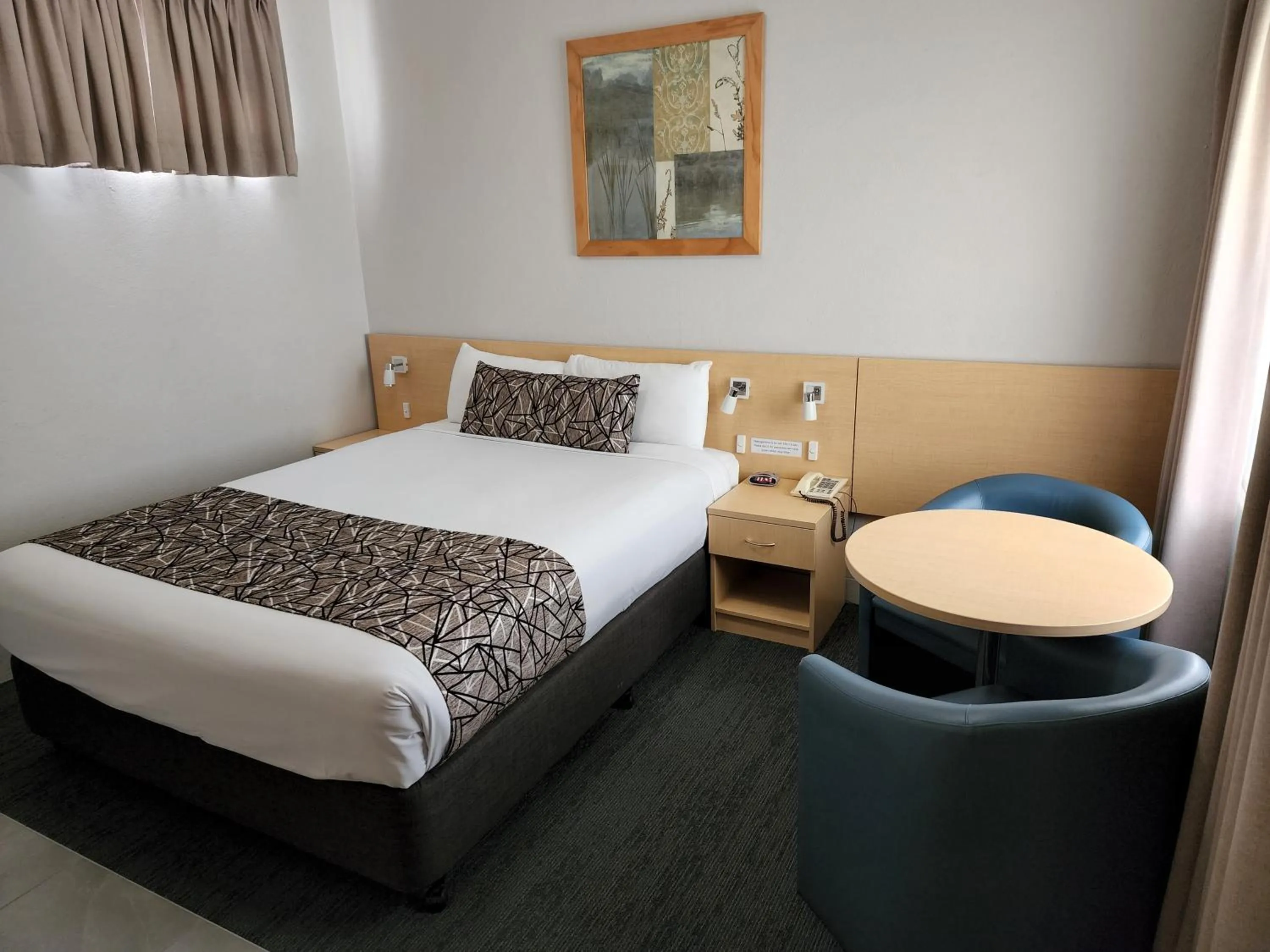 Bed in Bathurst Motor Inn