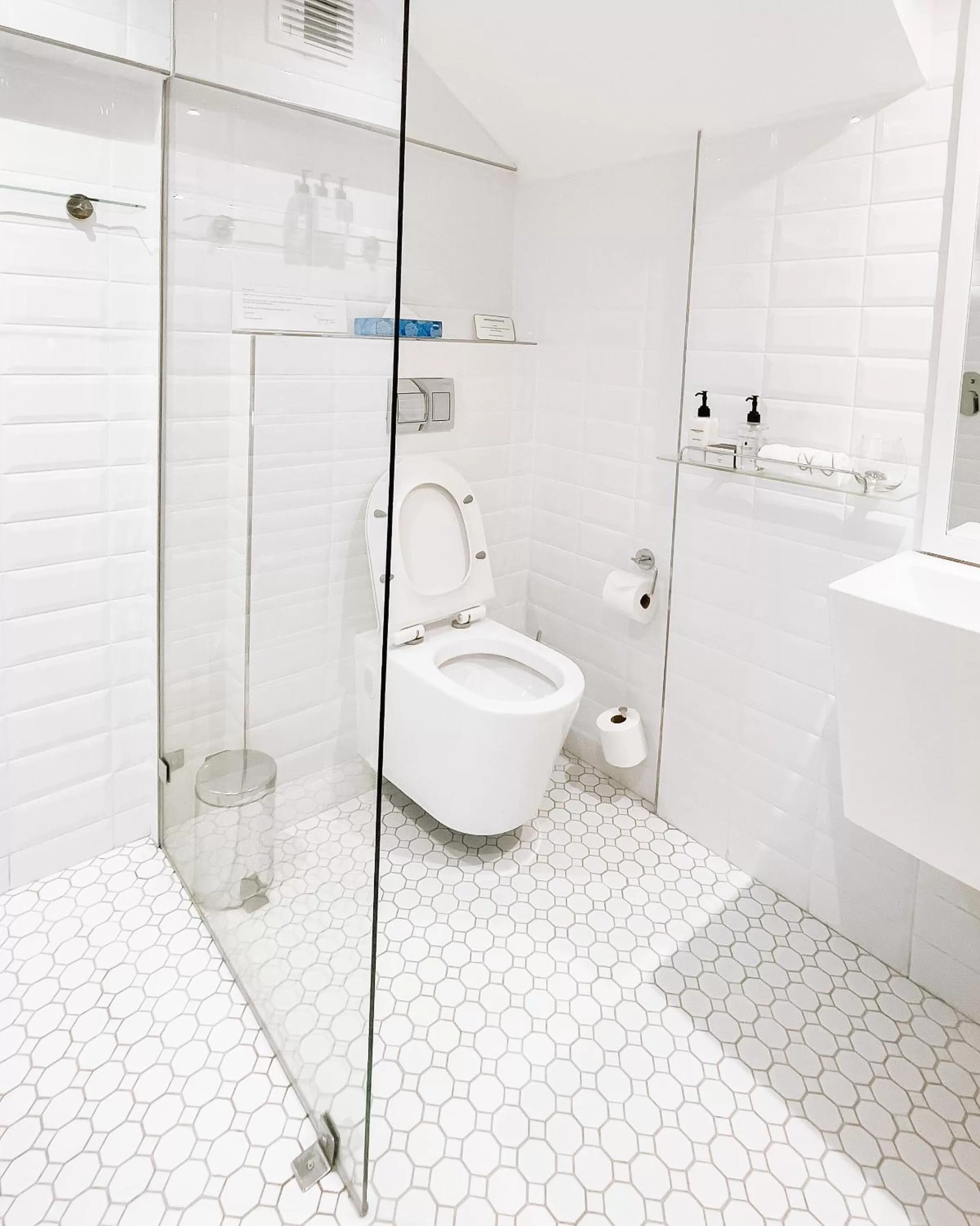 Toilet in Sugar Hotel