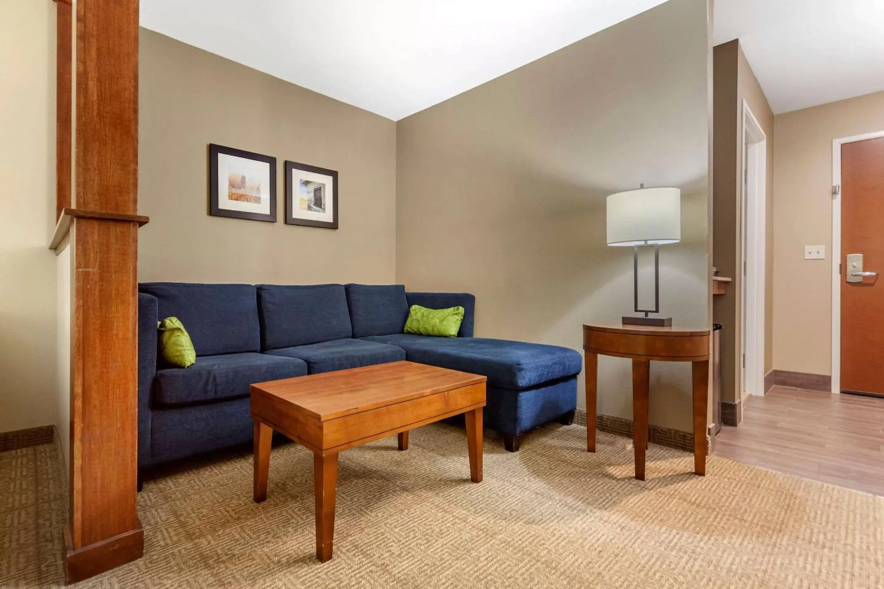 Photo of the whole room, Seating Area in Comfort Inn & Suites Avera Southwest