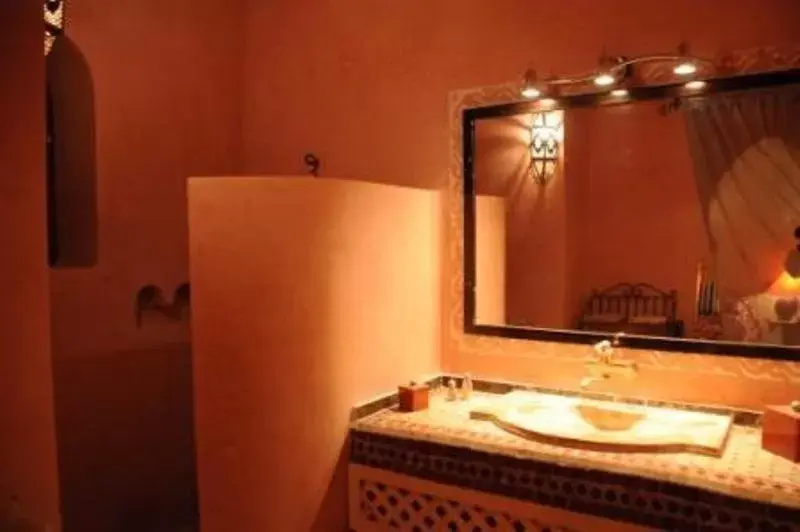 Standard Twin Room in La Rose Du Desert Standard Twin Room in La Rose Du Desert