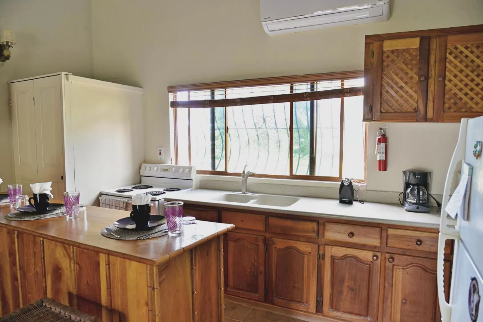Kitchen or kitchenette, Kitchen/Kitchenette in Beach House Condos, Negril