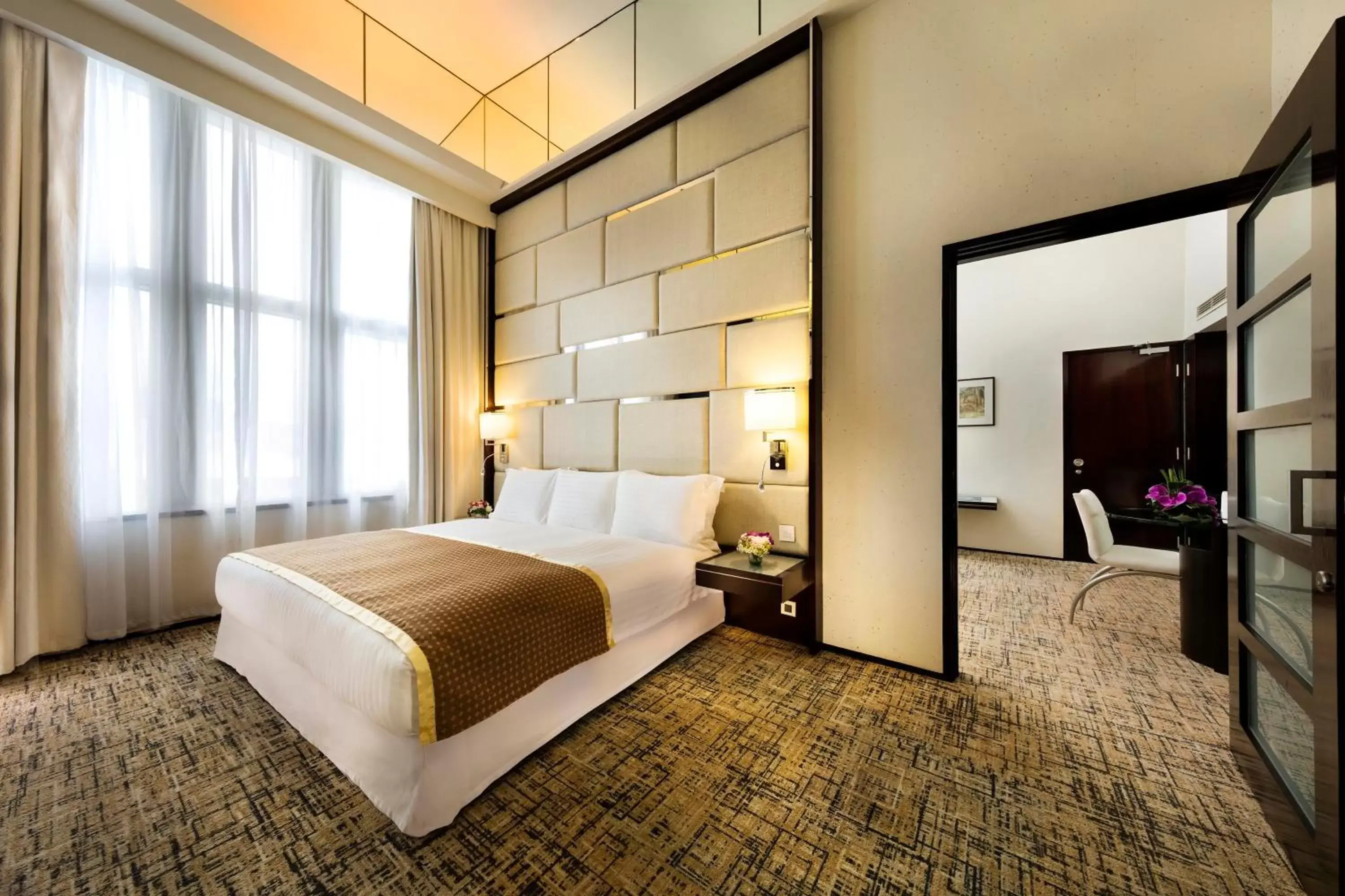 Bedroom, Bed in Regal Airport Hotel