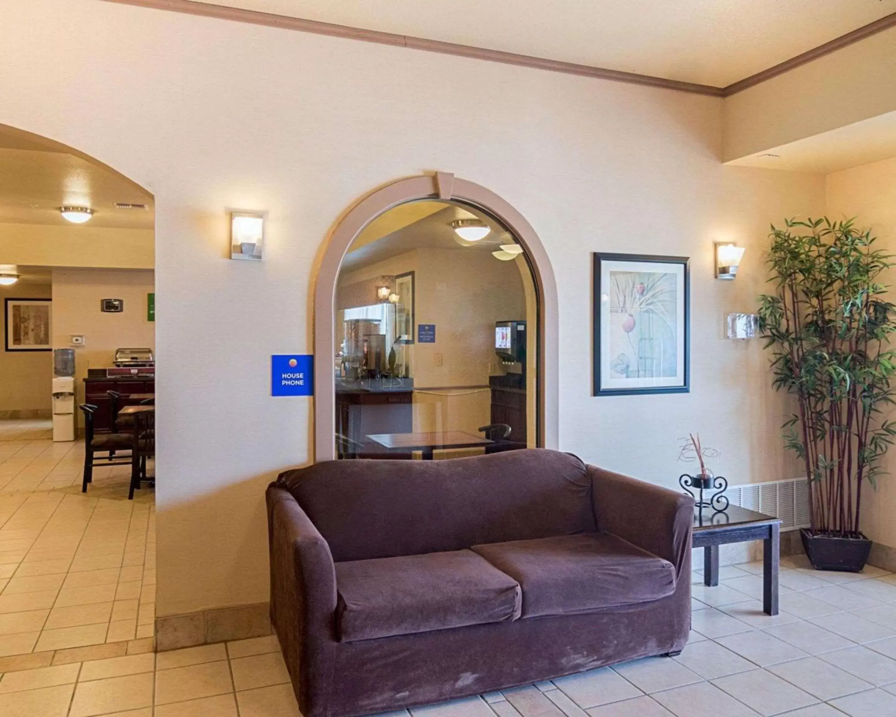 Lobby or reception, Seating Area in Comfort Inn I-20 Midland Stanton