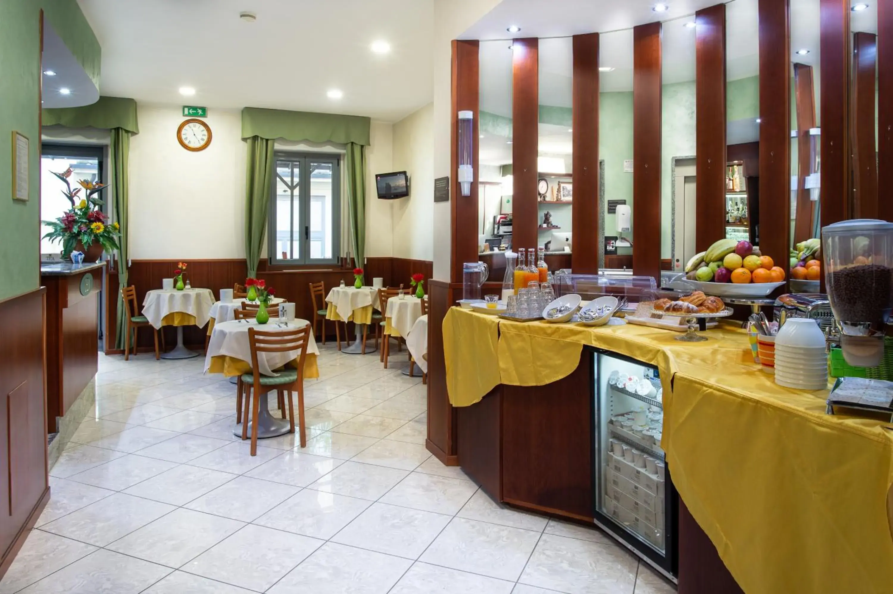 Restaurant/Places to Eat in Hotel Dor