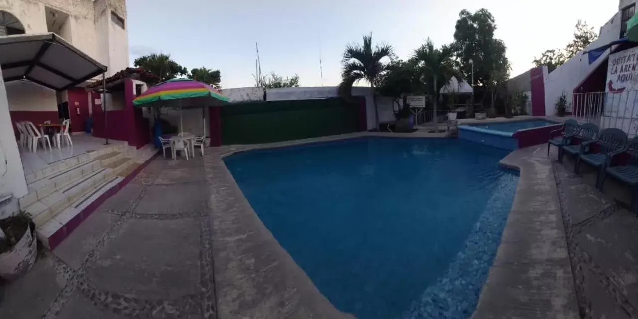 Swimming Pool in Hotel Ayalamar Manzanillo