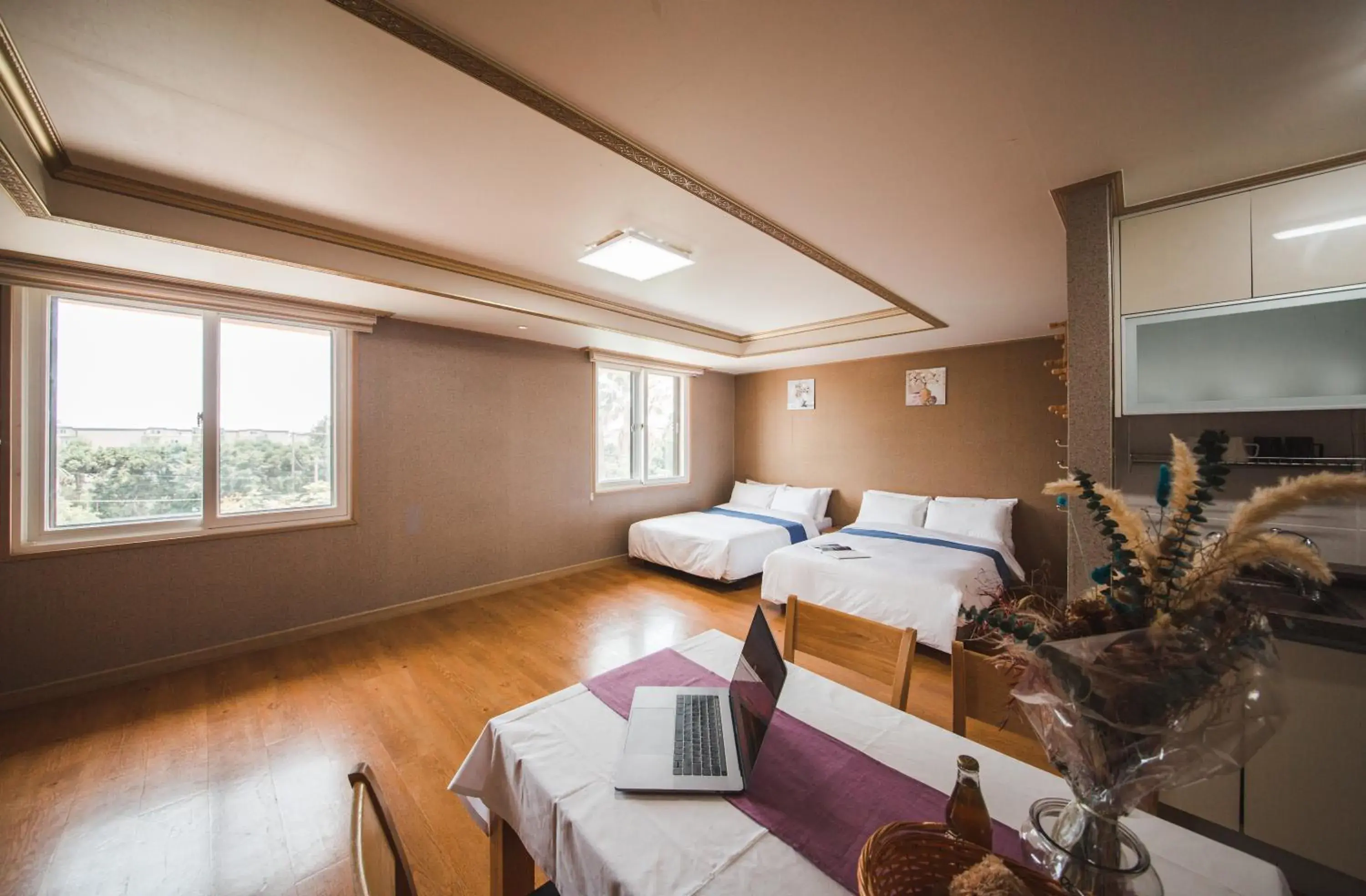 Photo of the whole room in Jungmun Resort