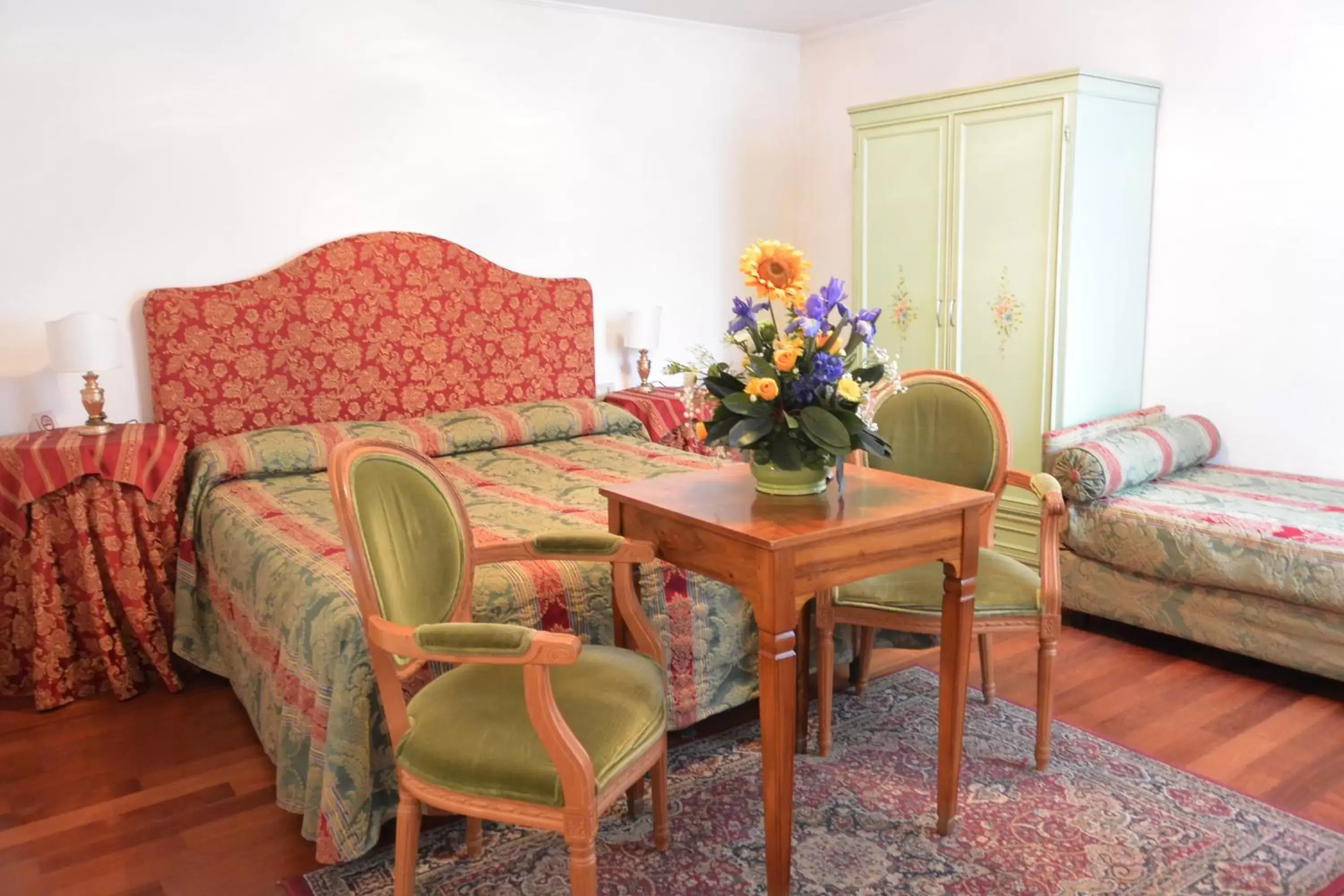 Photo of the whole room in Hotel San Zulian Photo of the whole room in Hotel San Zulian