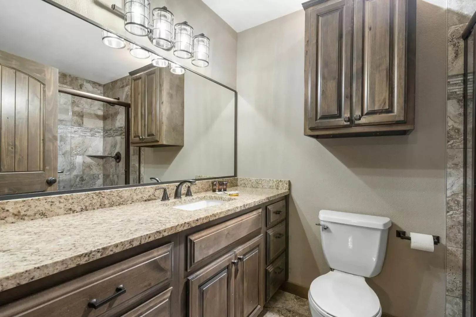 Bathroom in Table Rock Resorts at Indian Point