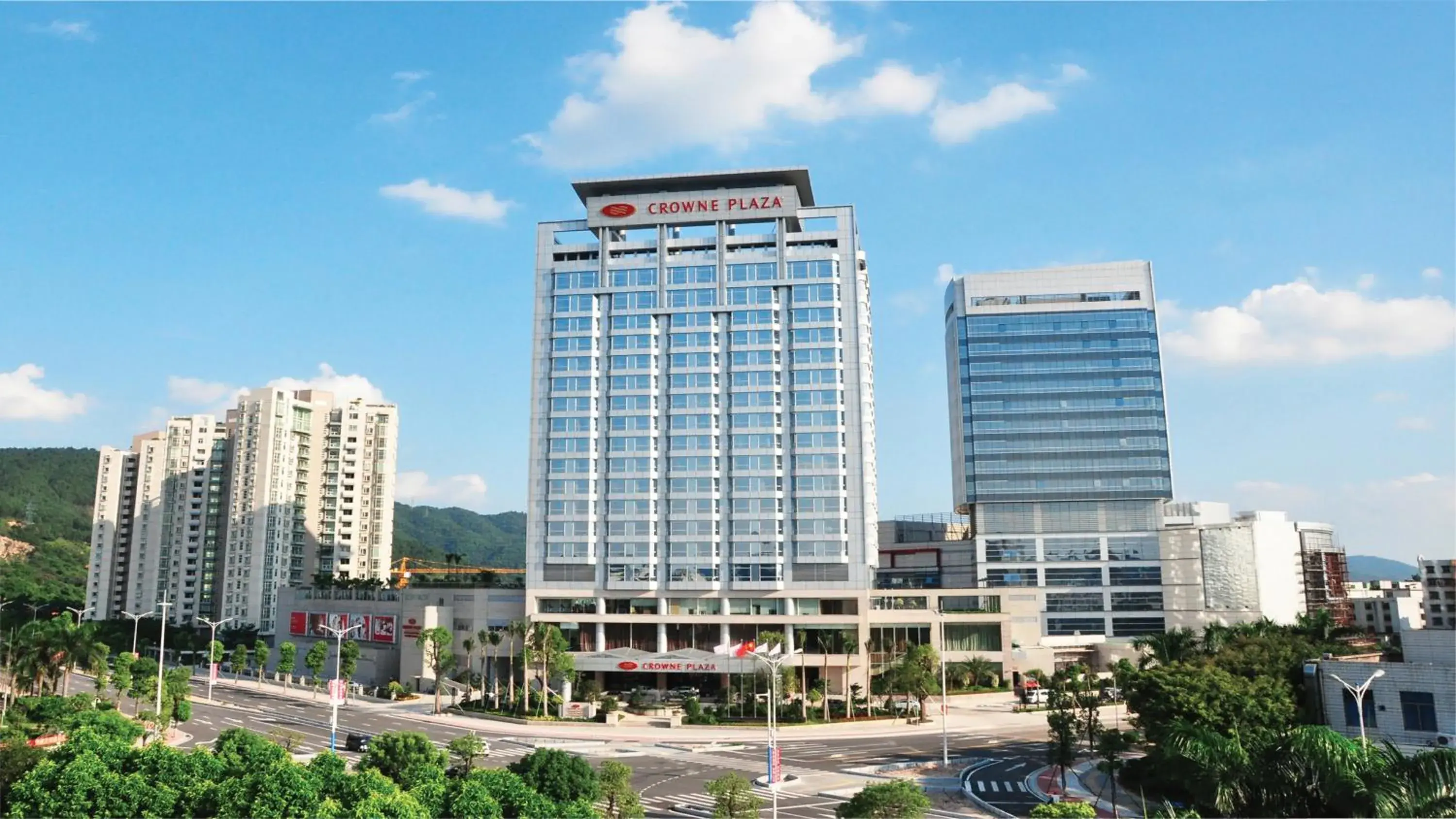 Property Building in Crowne Plaza Zhongshan Wing On City, an IHG Hotel