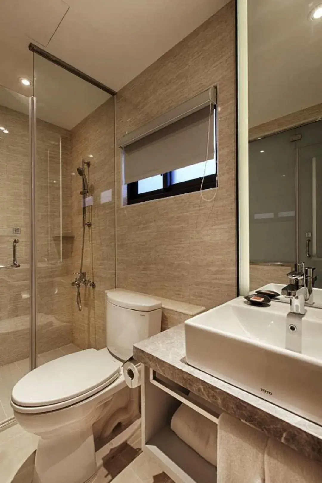 Shower, Bathroom in City Place