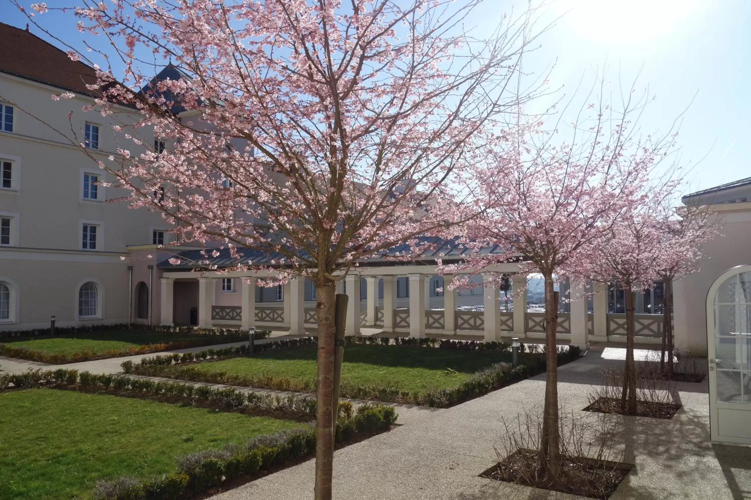 Garden, Property Building in B&B Hôtel près de Disneyland Paris