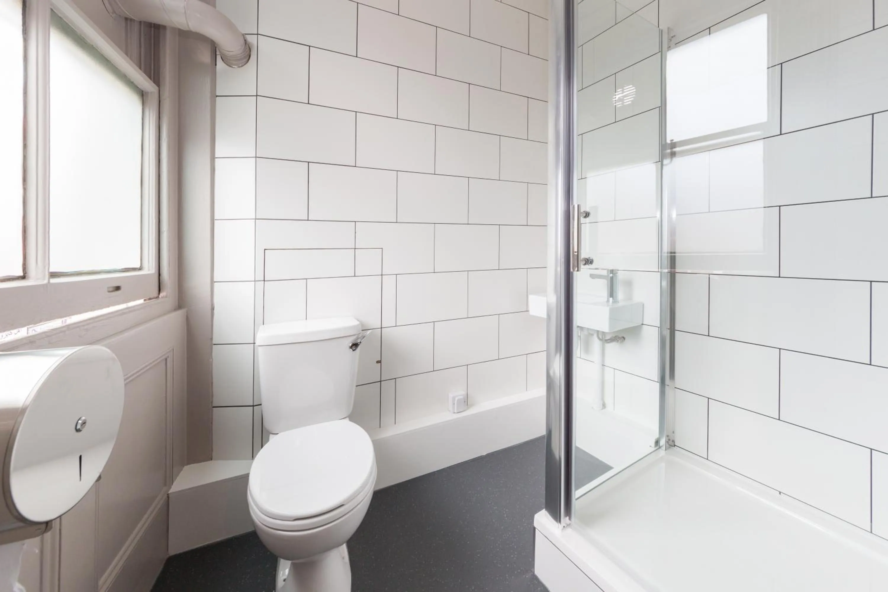 Bathroom in PubLove @ The Green man, Paddington