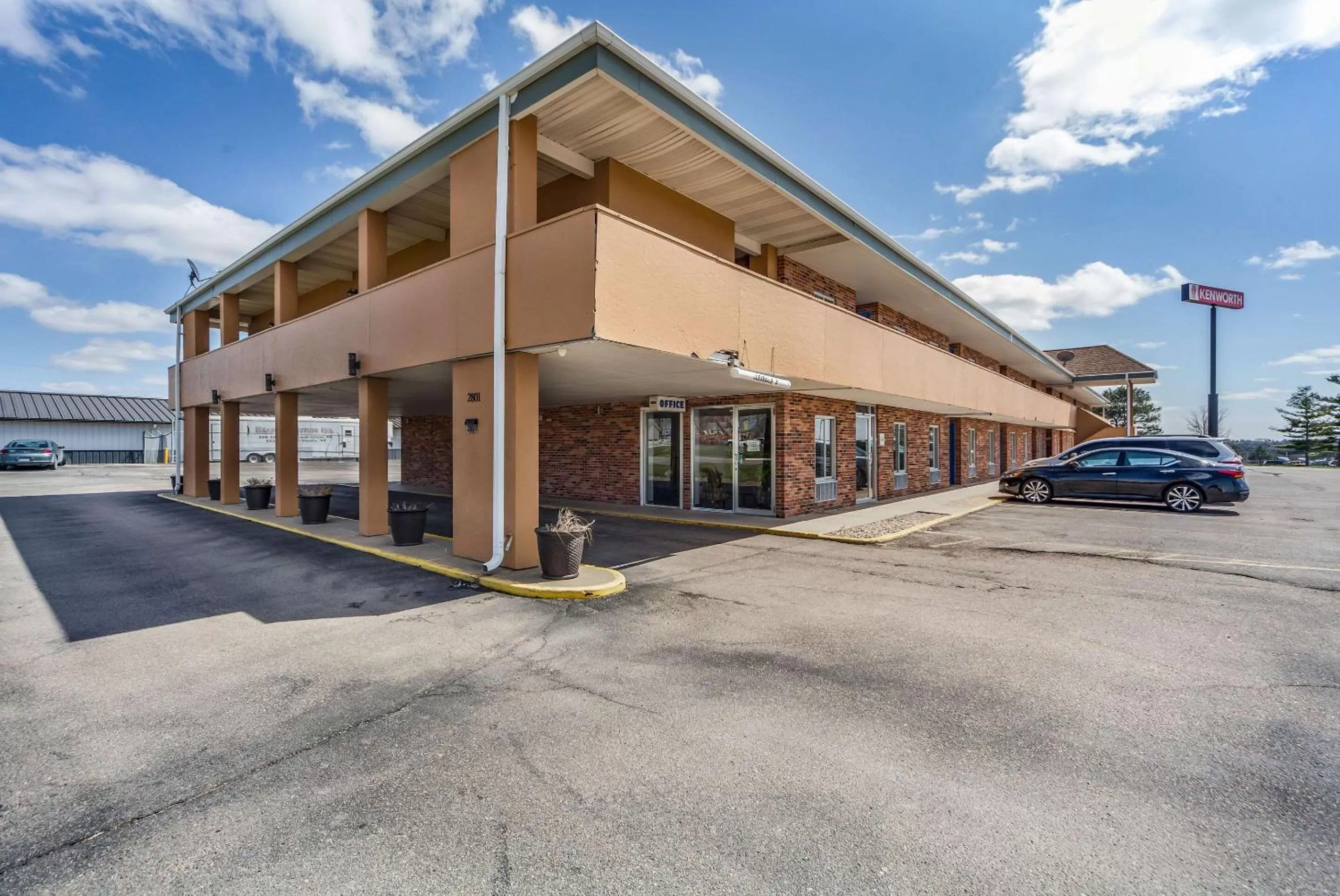 Property building in Rodeway Inn University District