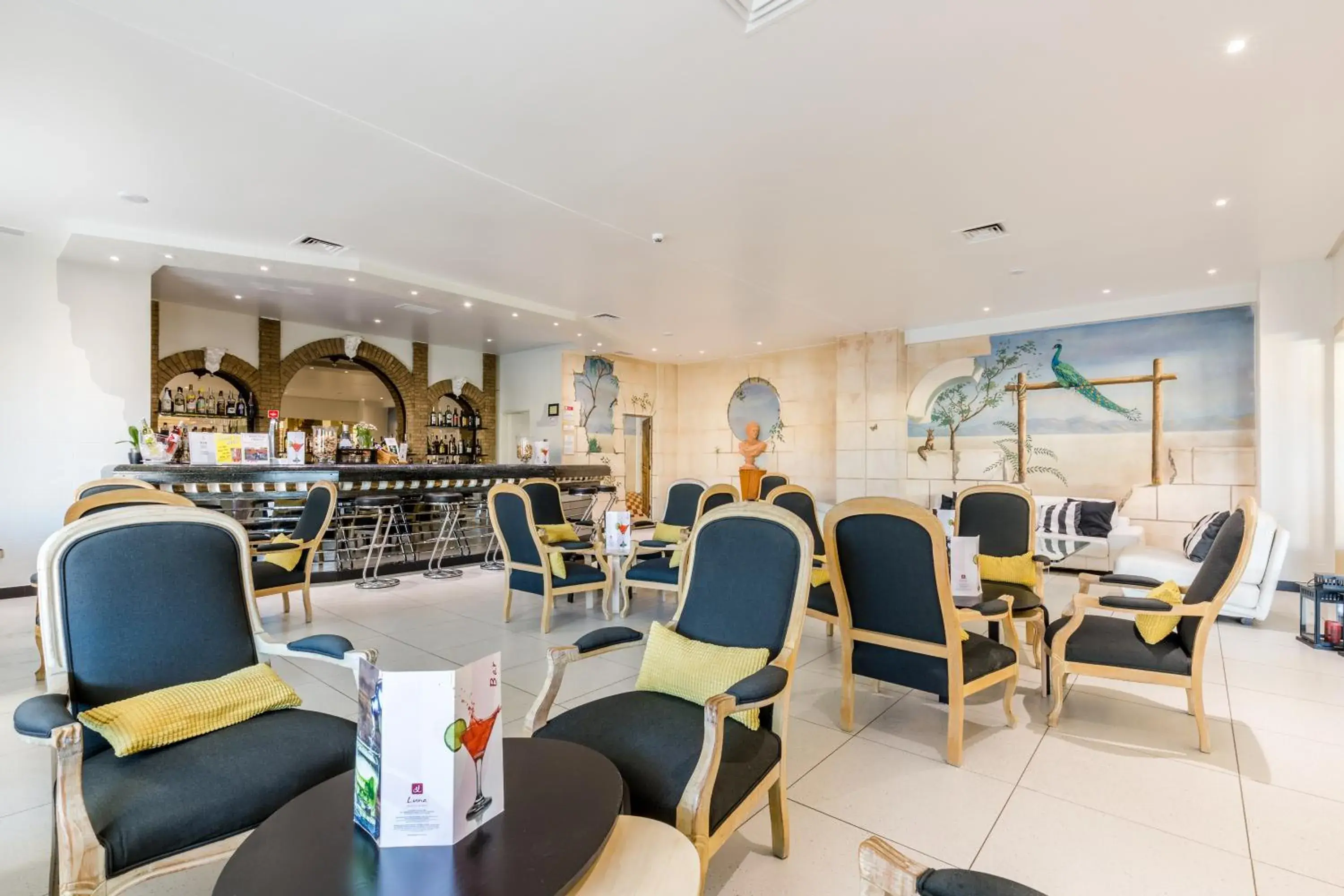 Lounge or bar in Luna Hotel da Oura