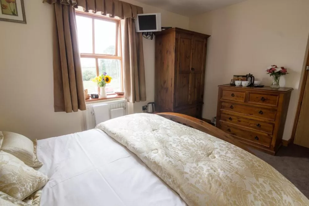 Mountain view, Bed in The Red Pump Inn