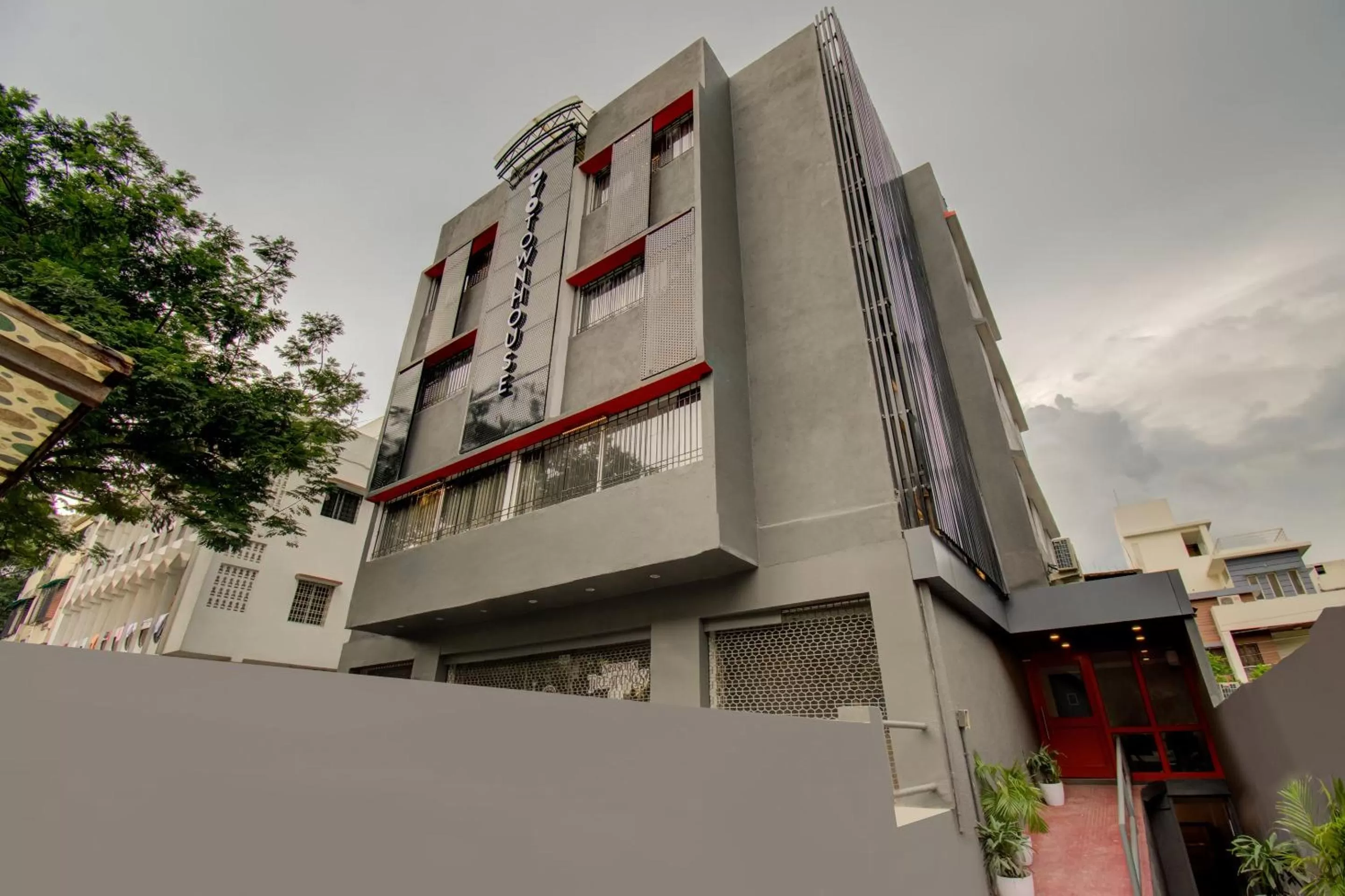 Facade/entrance in Hotel Maitrayee