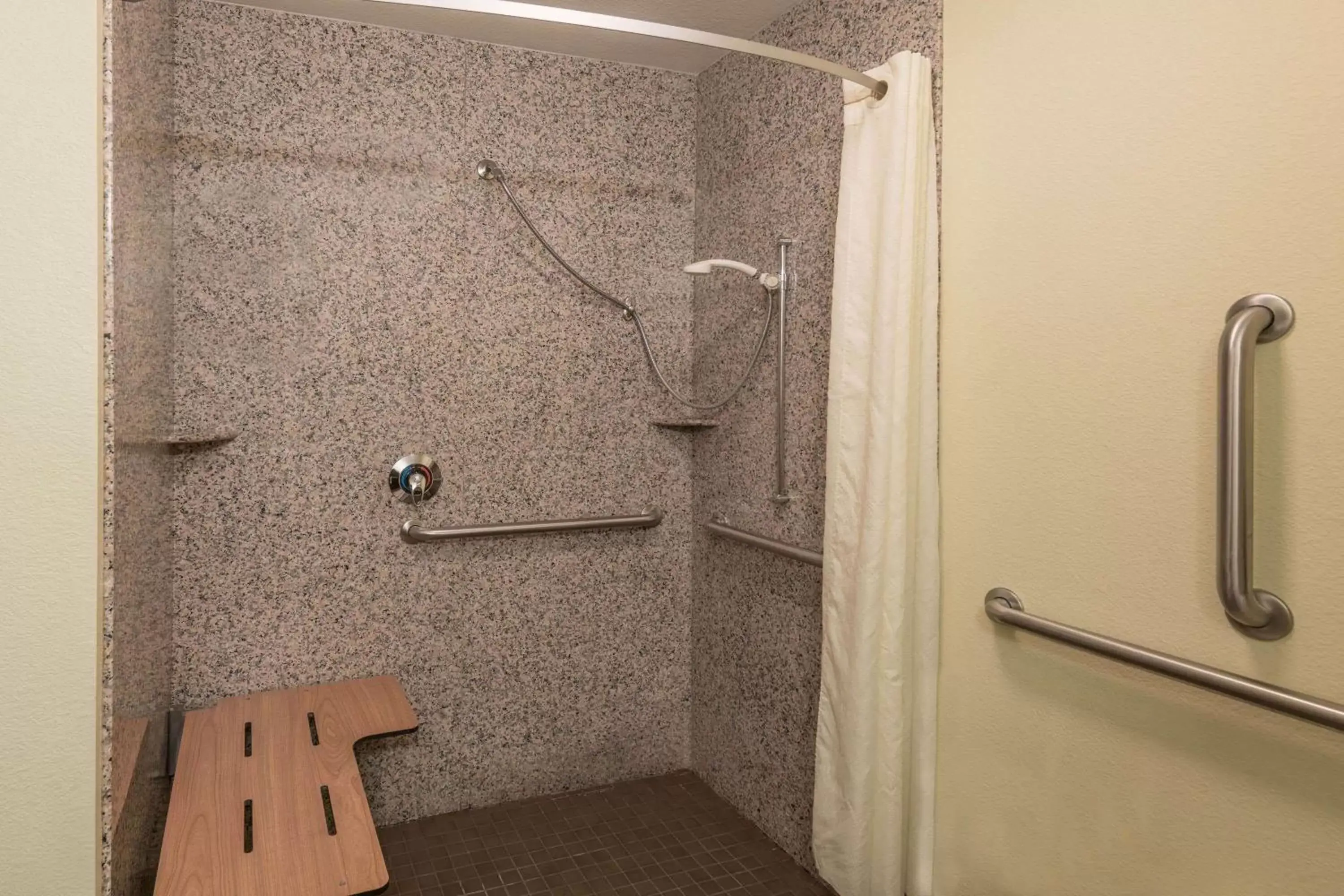 Shower, Bathroom in La Quinta by Wyndham Las Vegas Airport South