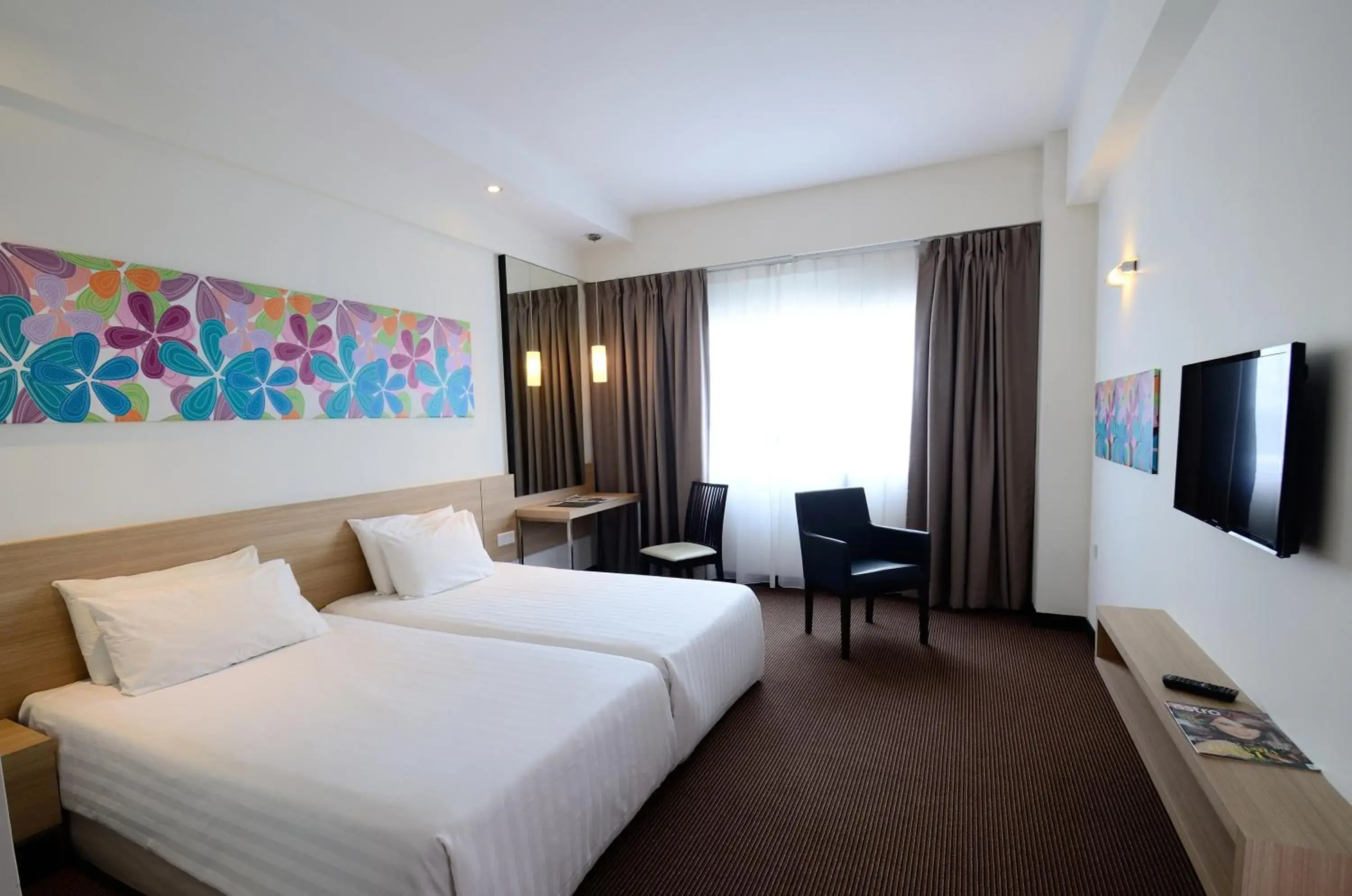 Photo of the whole room, Bed in Starcity Hotel