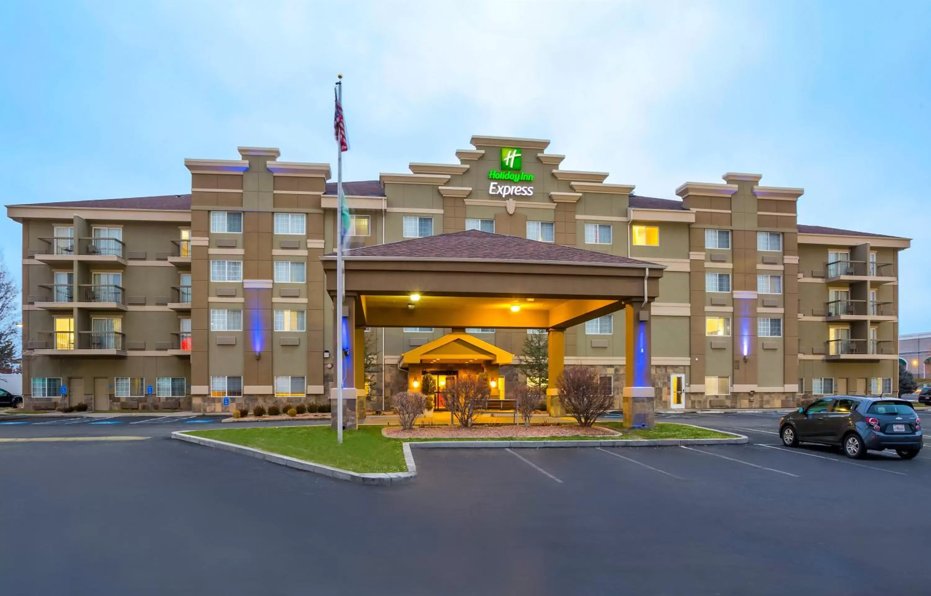 Property Building in Holiday Inn Express Layton - I-15, an IHG Hotel