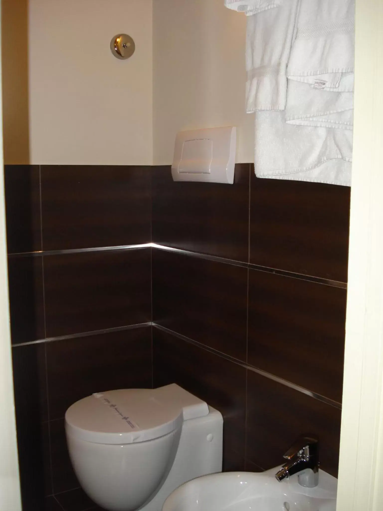 Toilet, Bathroom in Hotel La Residenza