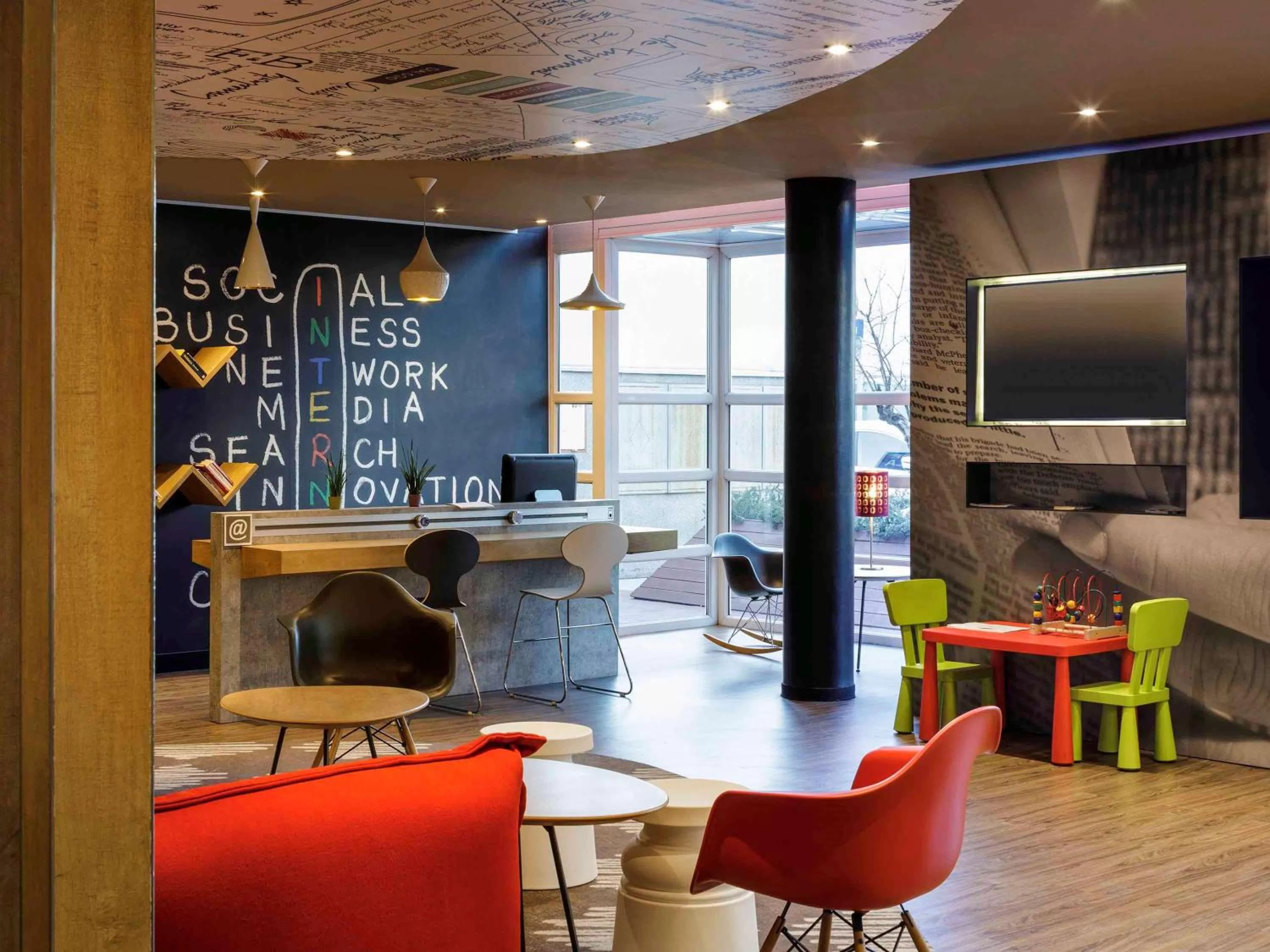 Lounge or bar in Ibis Granada