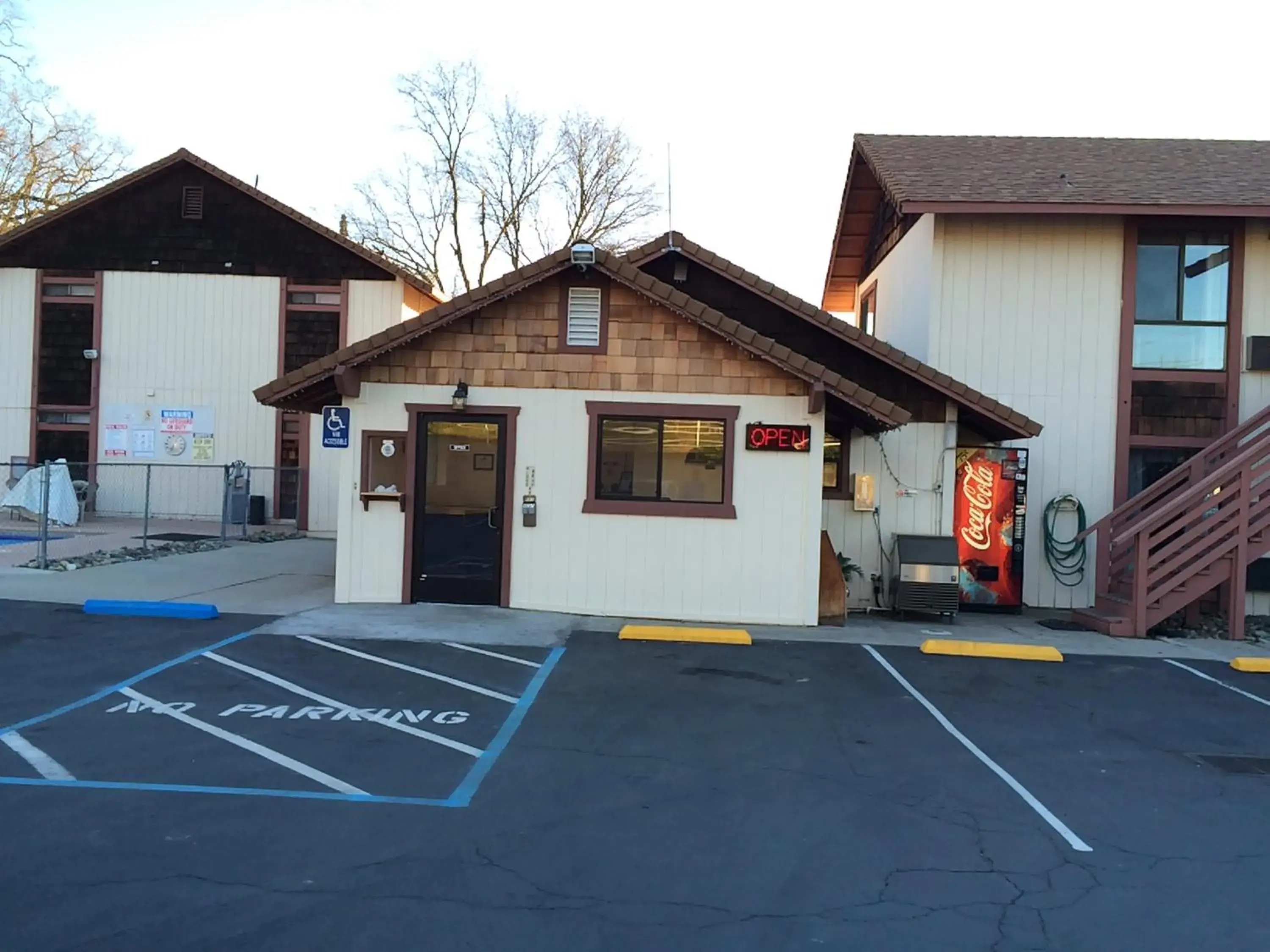 Facade/entrance, Property Building in Jamestown Railtown Motel