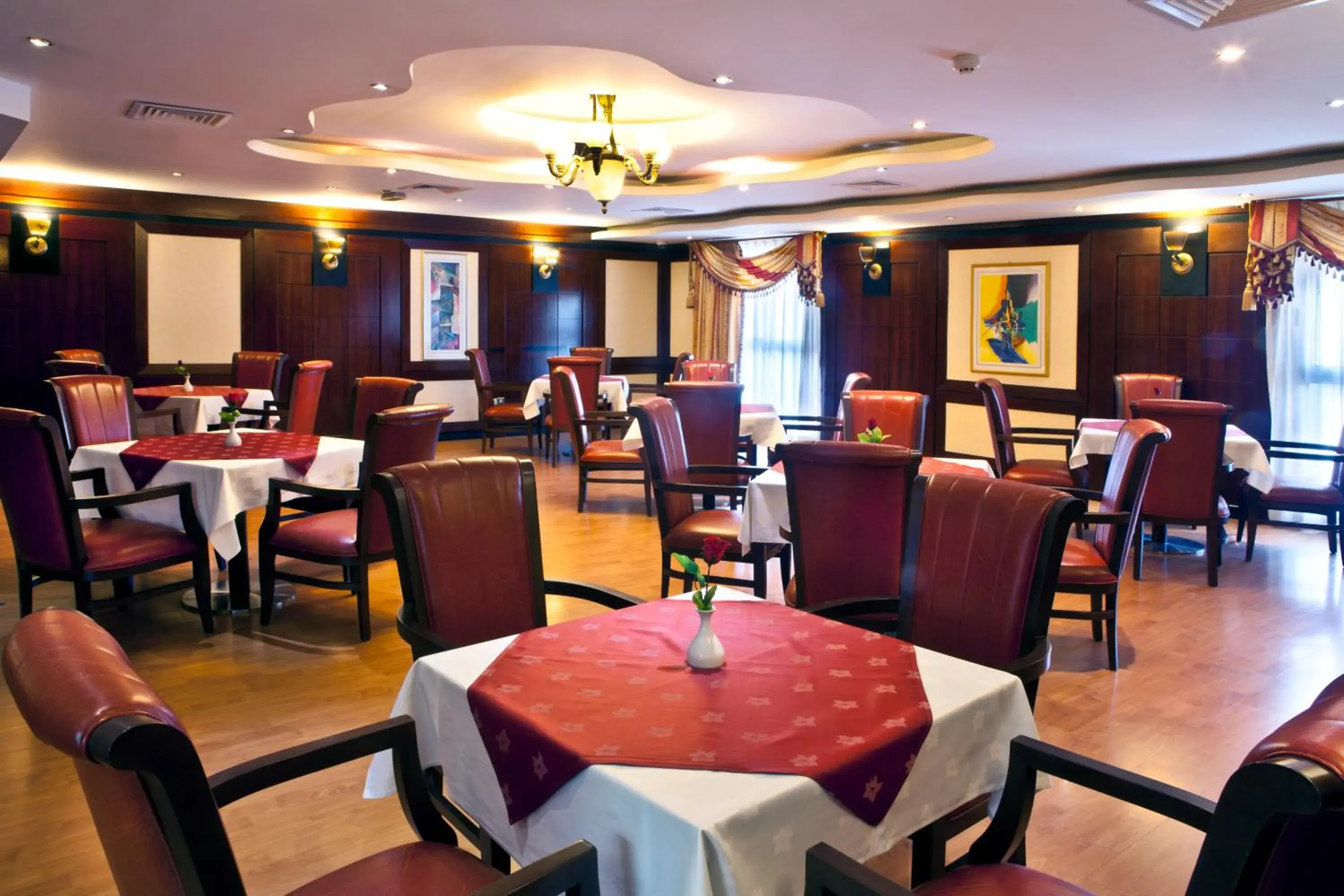 Banquet/Function facilities, Restaurant/Places to Eat in Landmark Plaza Hotel