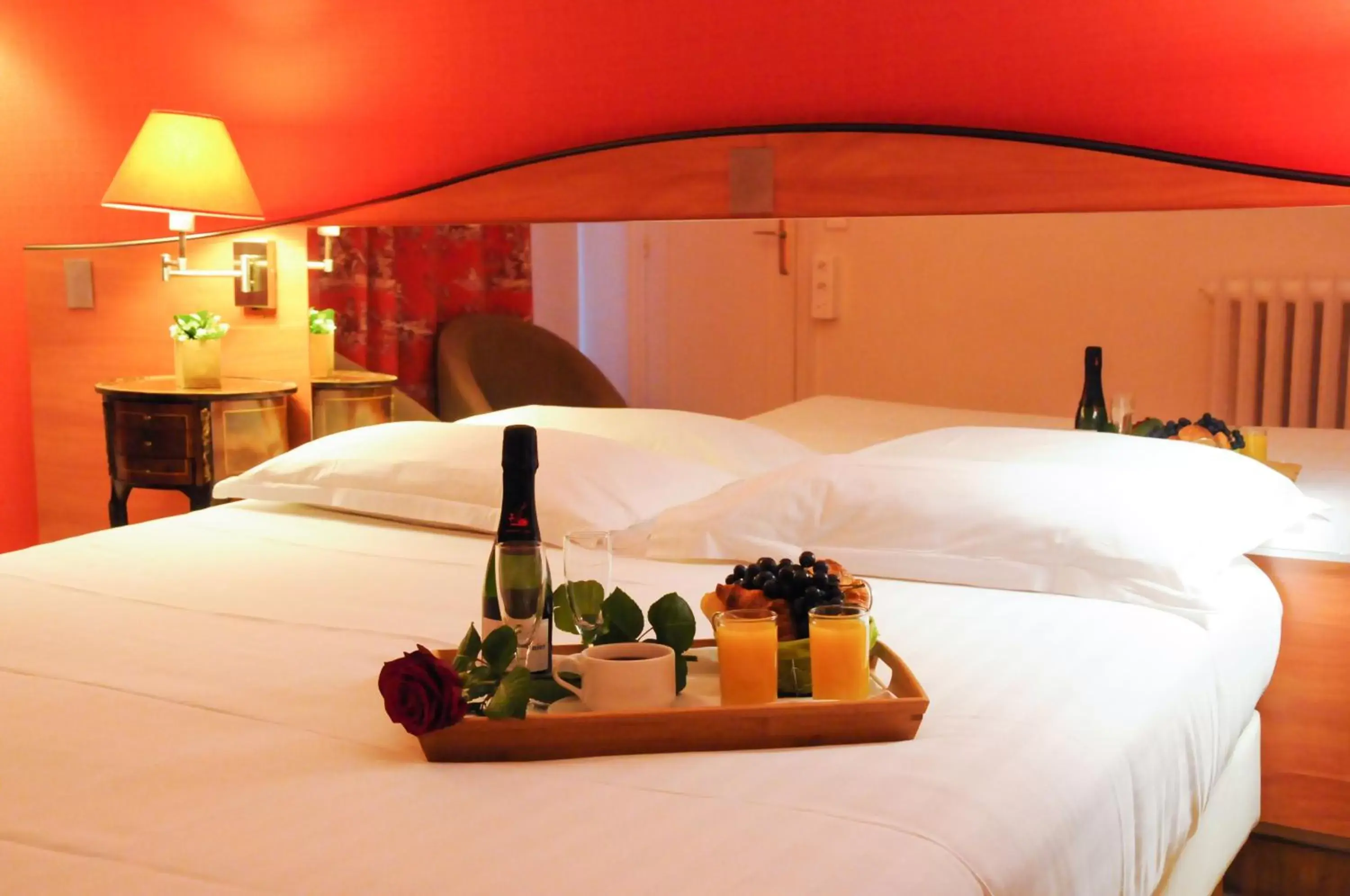 Decorative detail, Bed in Hotel Eden Montmartre