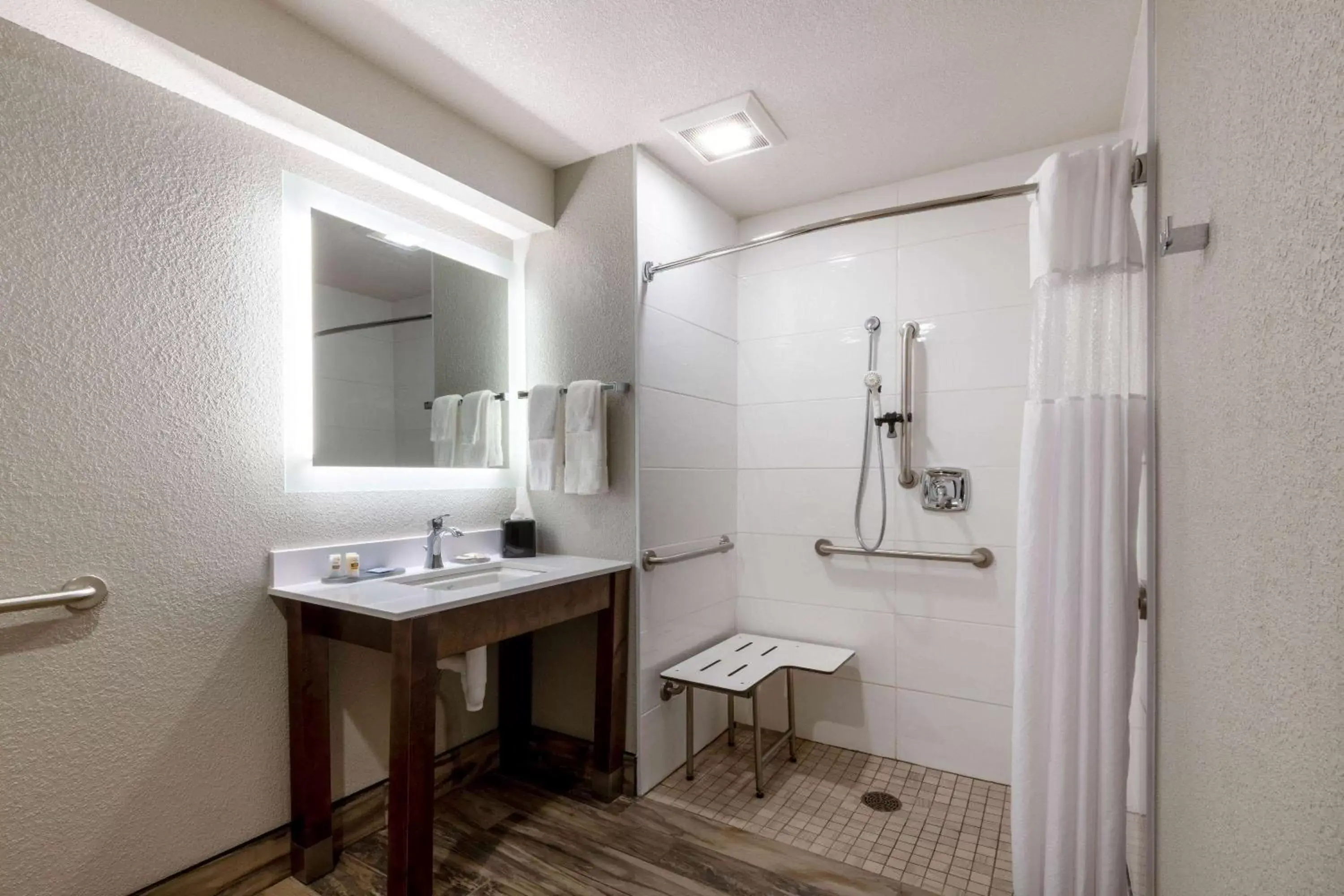 Bathroom in La Quinta by Wyndham Anchorage Airport