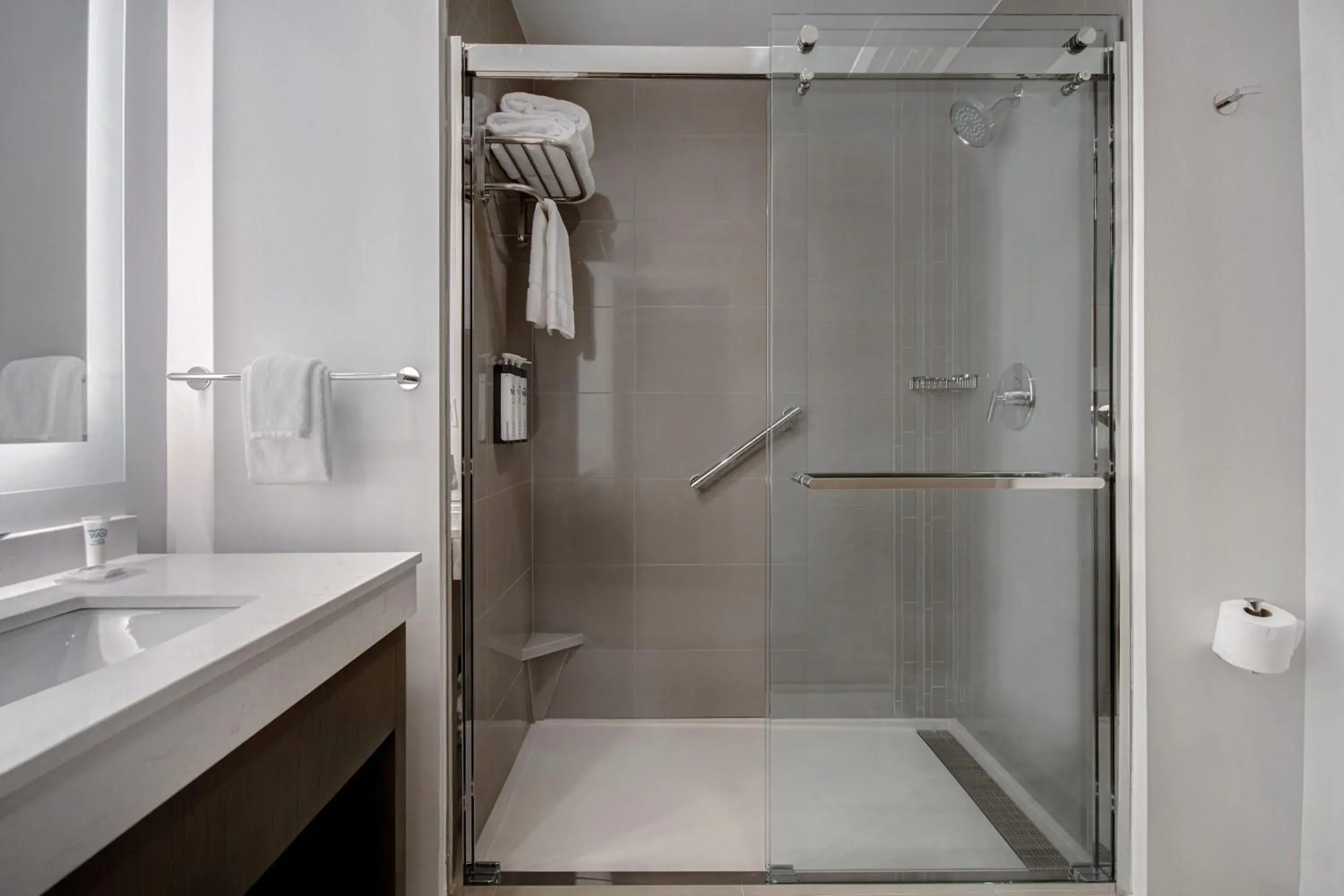 Shower, Bathroom in Hyatt House Mall Of America Msp Airport