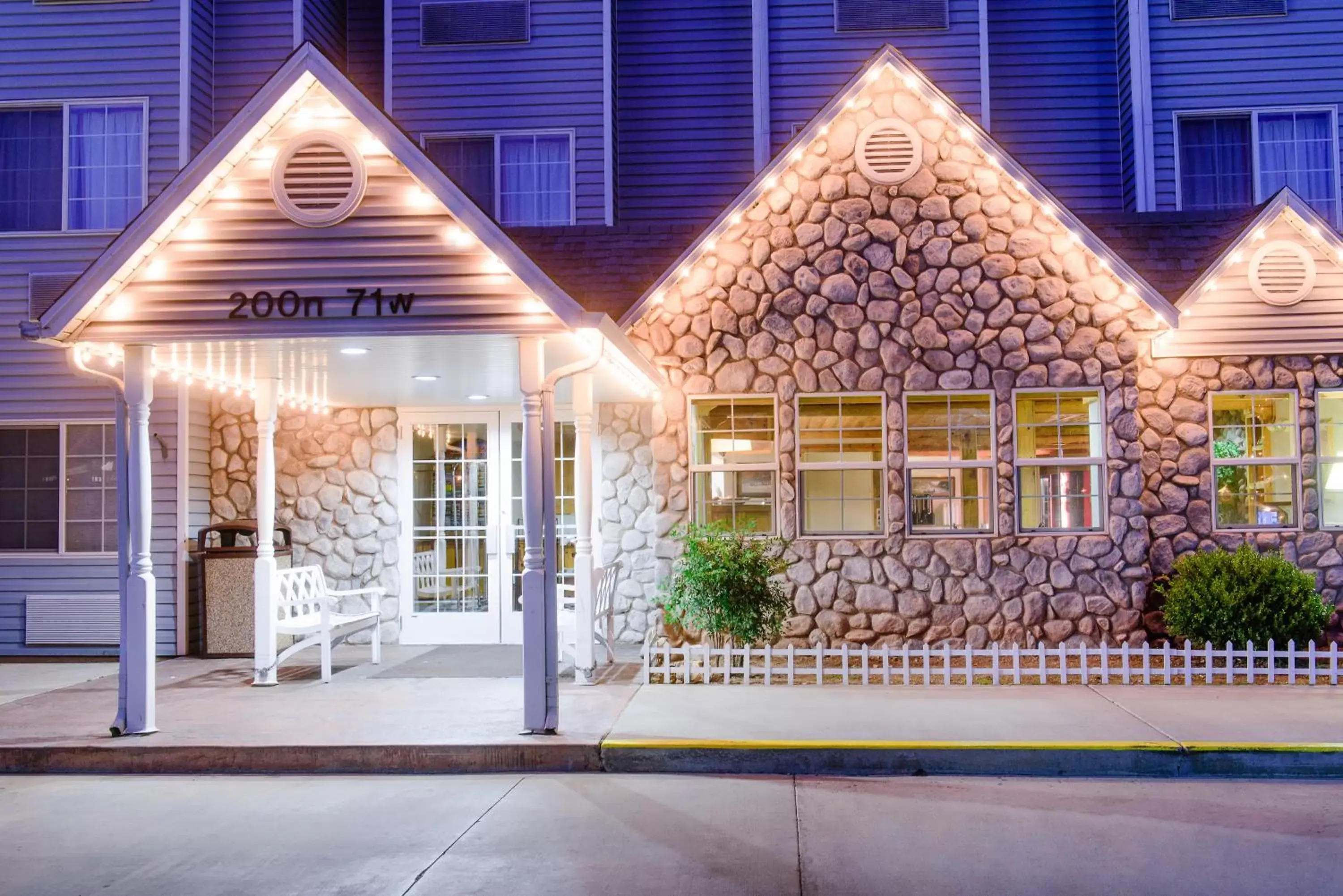 Property building in River Canyon Lodge Property building in River Canyon Lodge