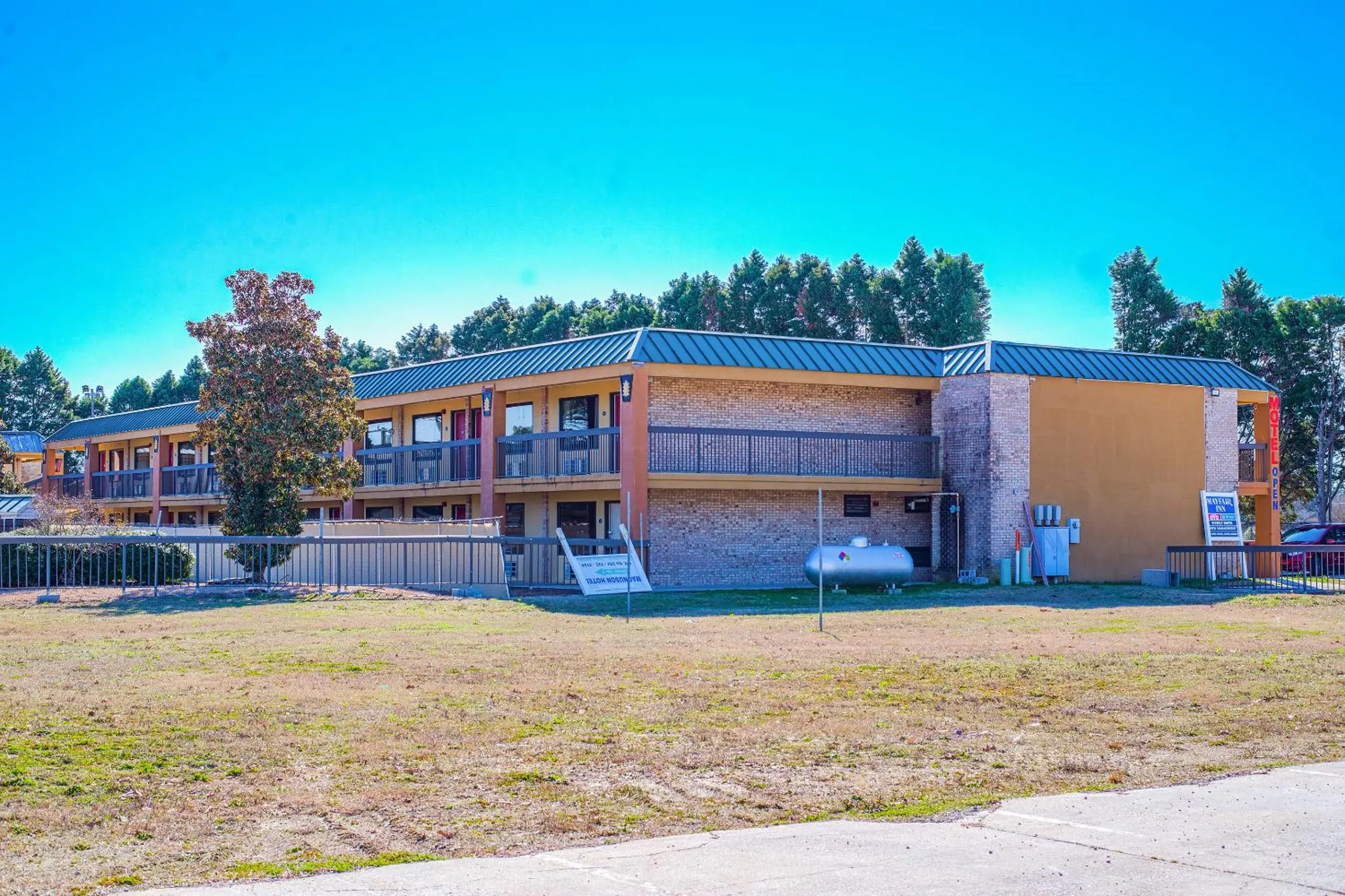 Facade/entrance, Property Building in Mayfair Inn by OYO Williamston Hwy 64