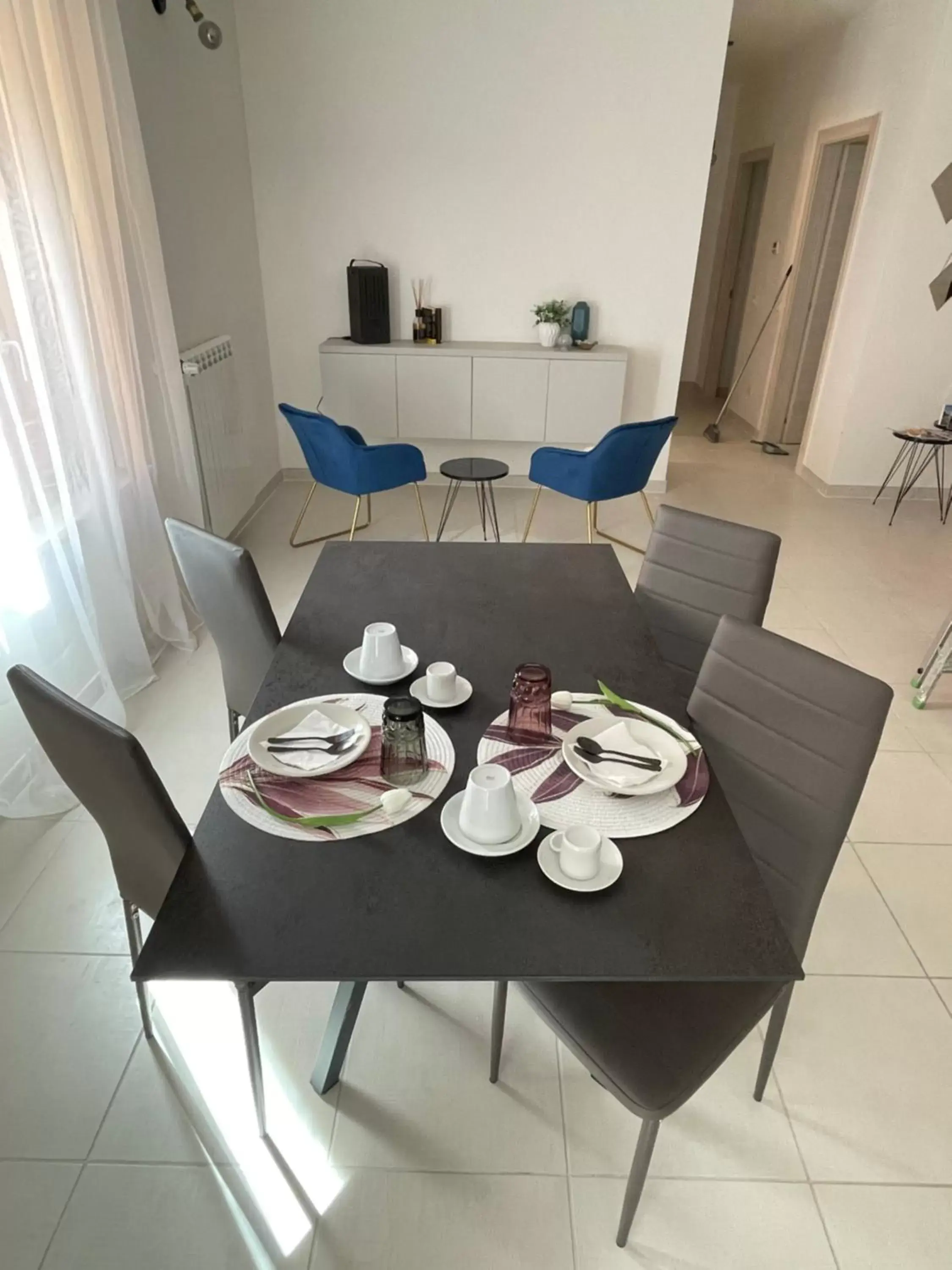 Living room, Dining Area in B & B Piazza Angioina