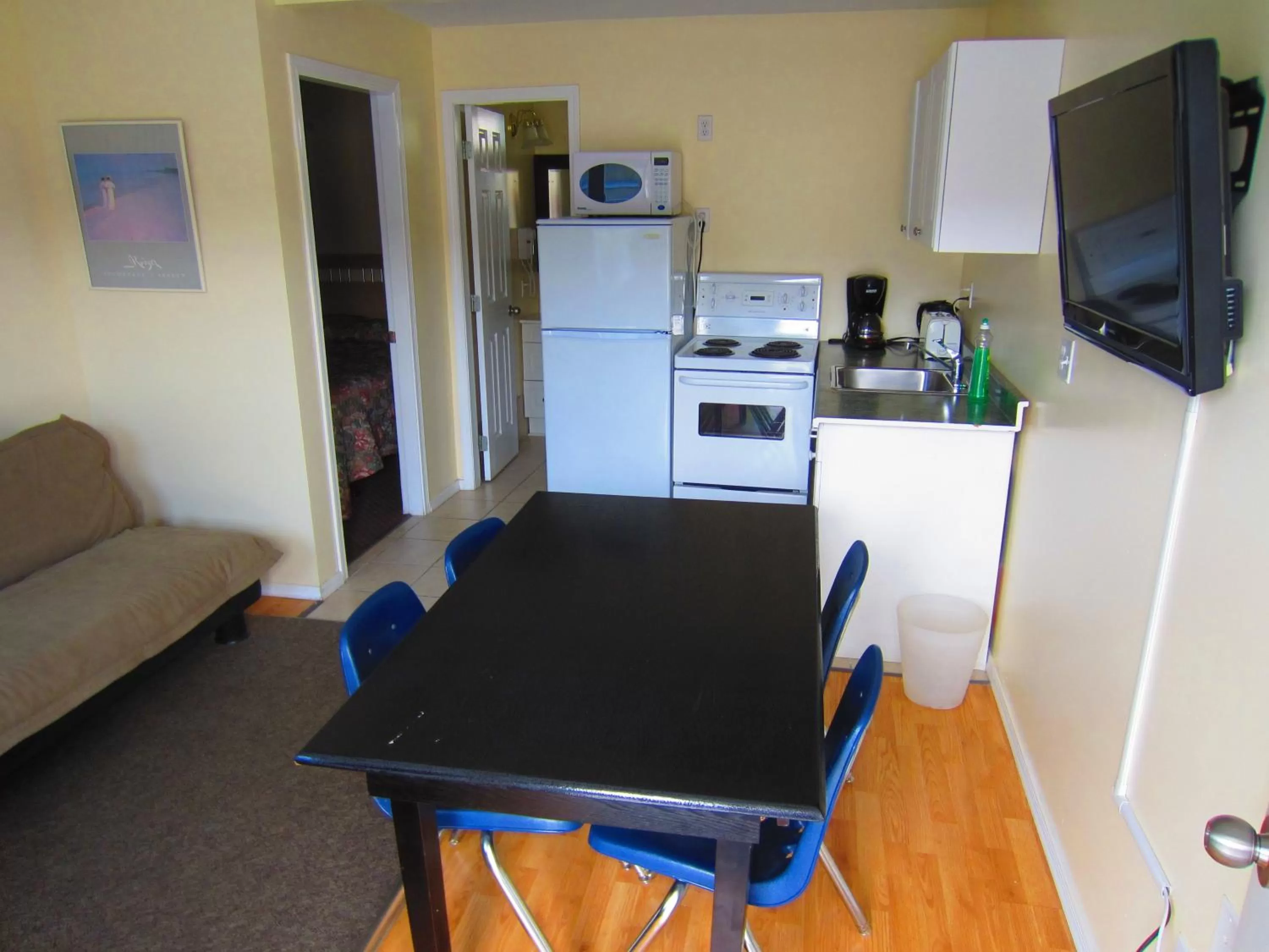TV and multimedia, Dining Area in Black Sea Motel