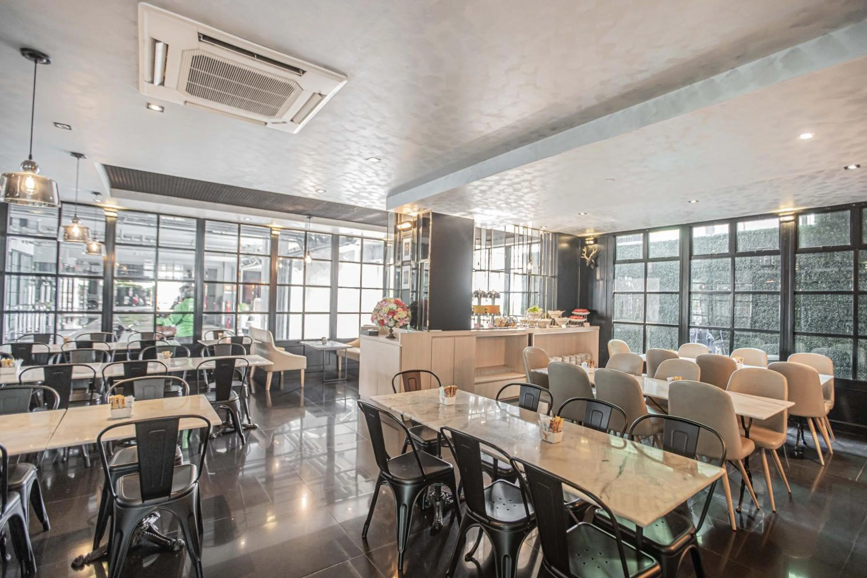 Marigold Sukhumvit - Free Shuttle to BTS Bearing Station