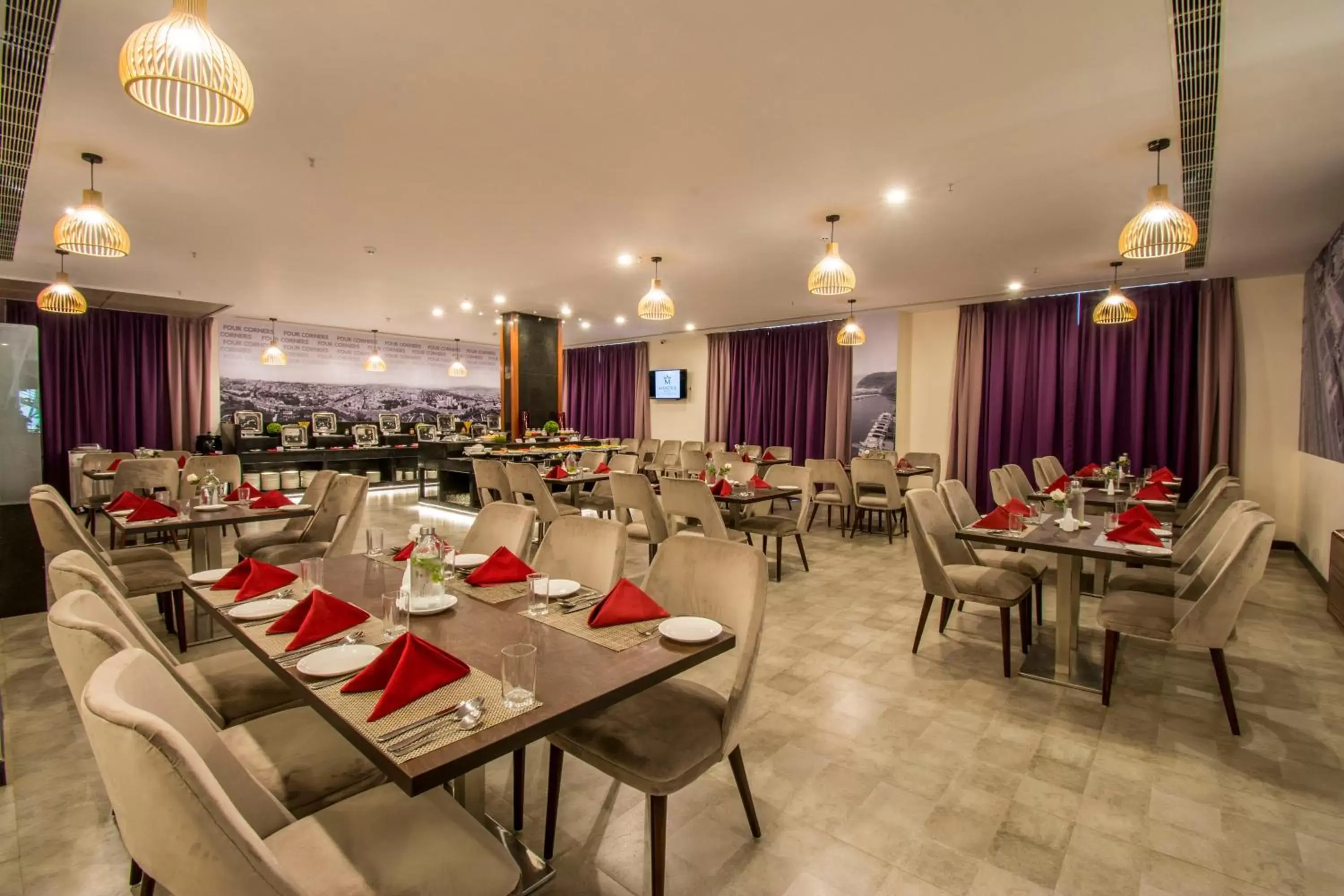 Restaurant/Places to Eat in Mantris Hotel
