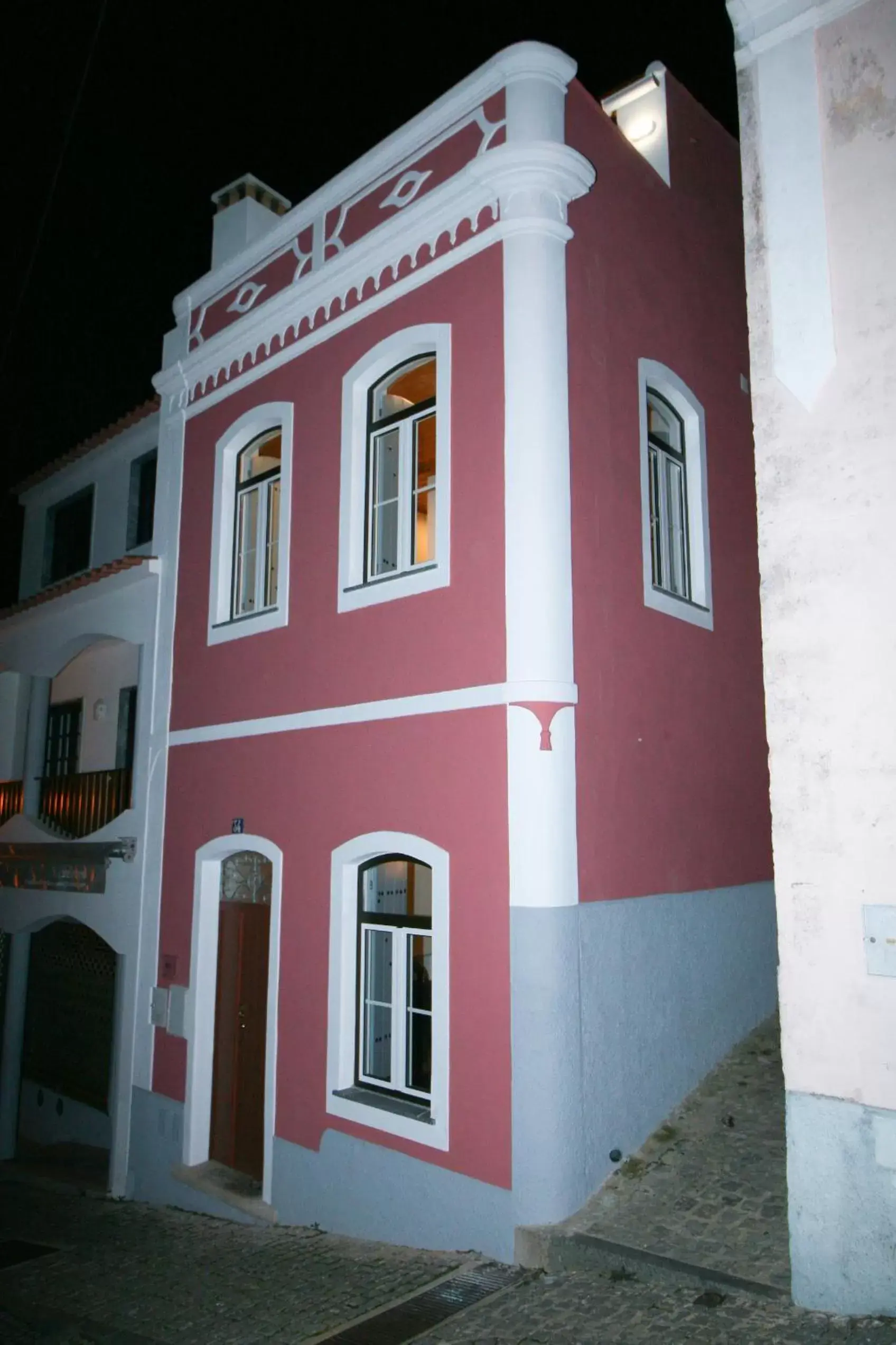 Facade/entrance, Property Building in Casa dos Batalim