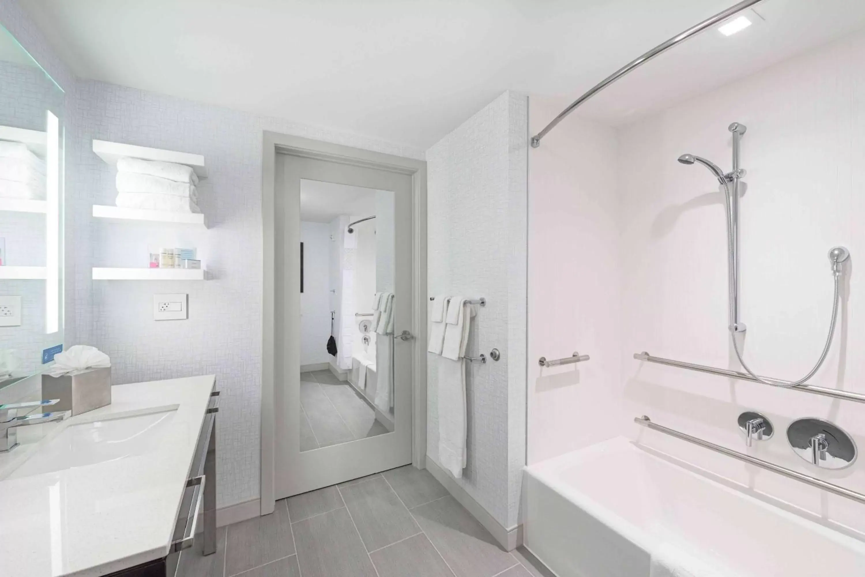 Bathroom in Hampton Inn & Suites-Worcester, MA