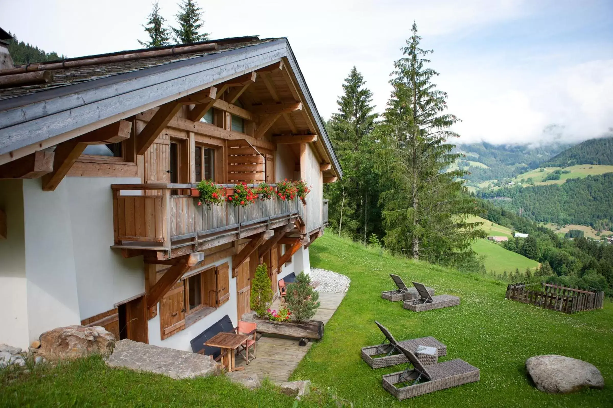 Spring, Property Building in Flocons de Sel