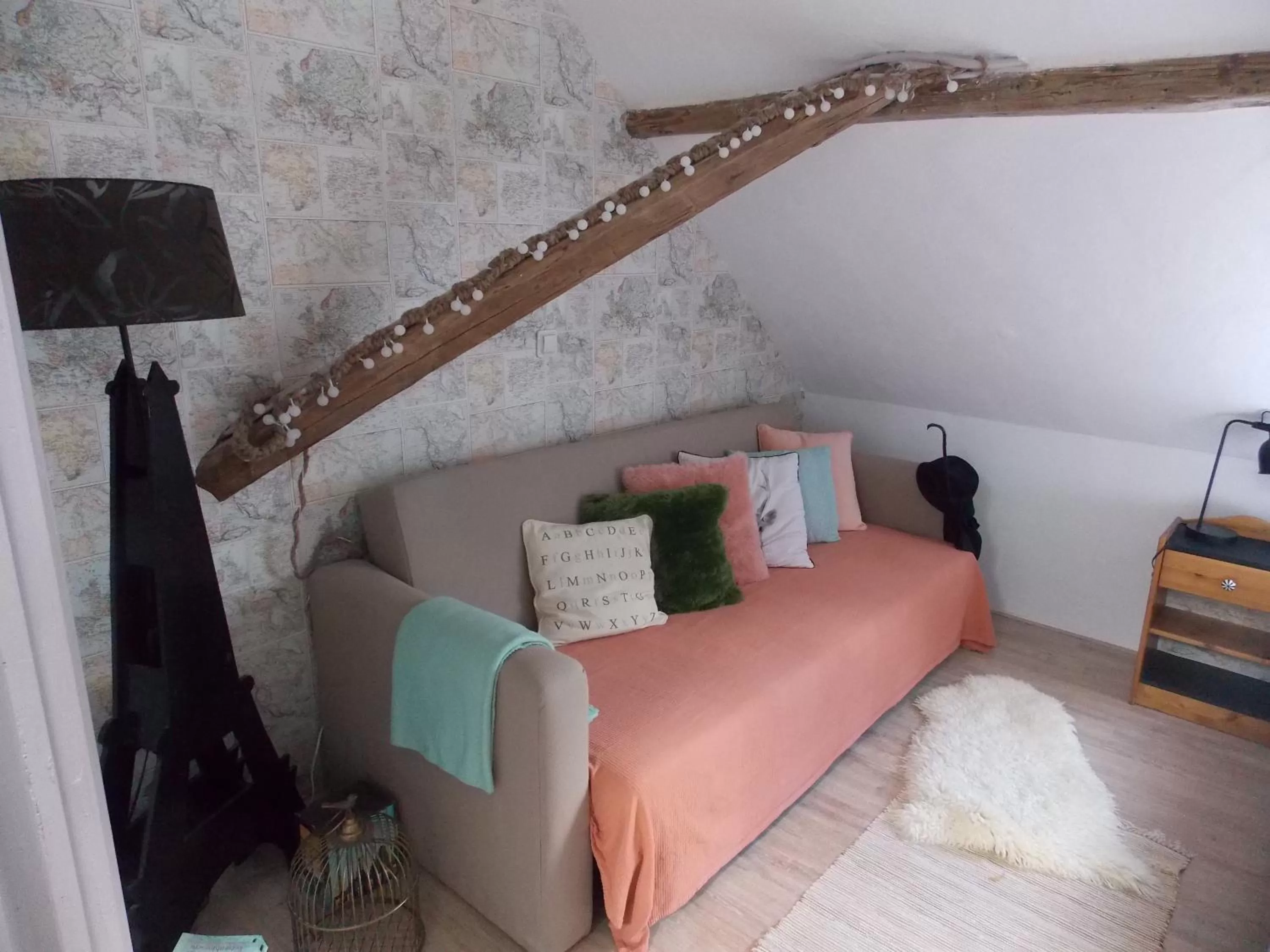 Bedroom, Bed in Tintaglia, betaalbaar en gastvrij