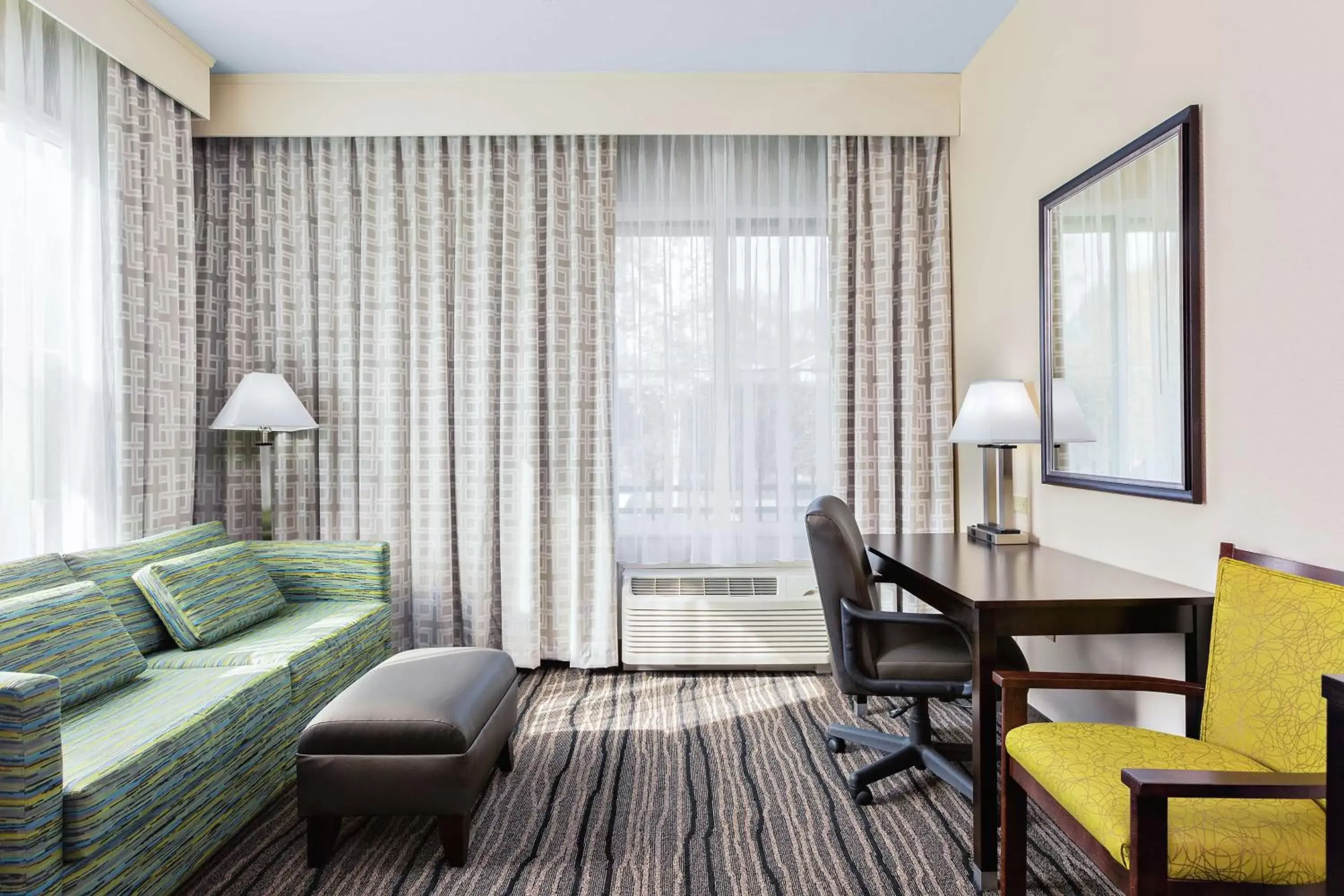 Living room, Seating Area in Hampton Inn & Suites Mountain View
