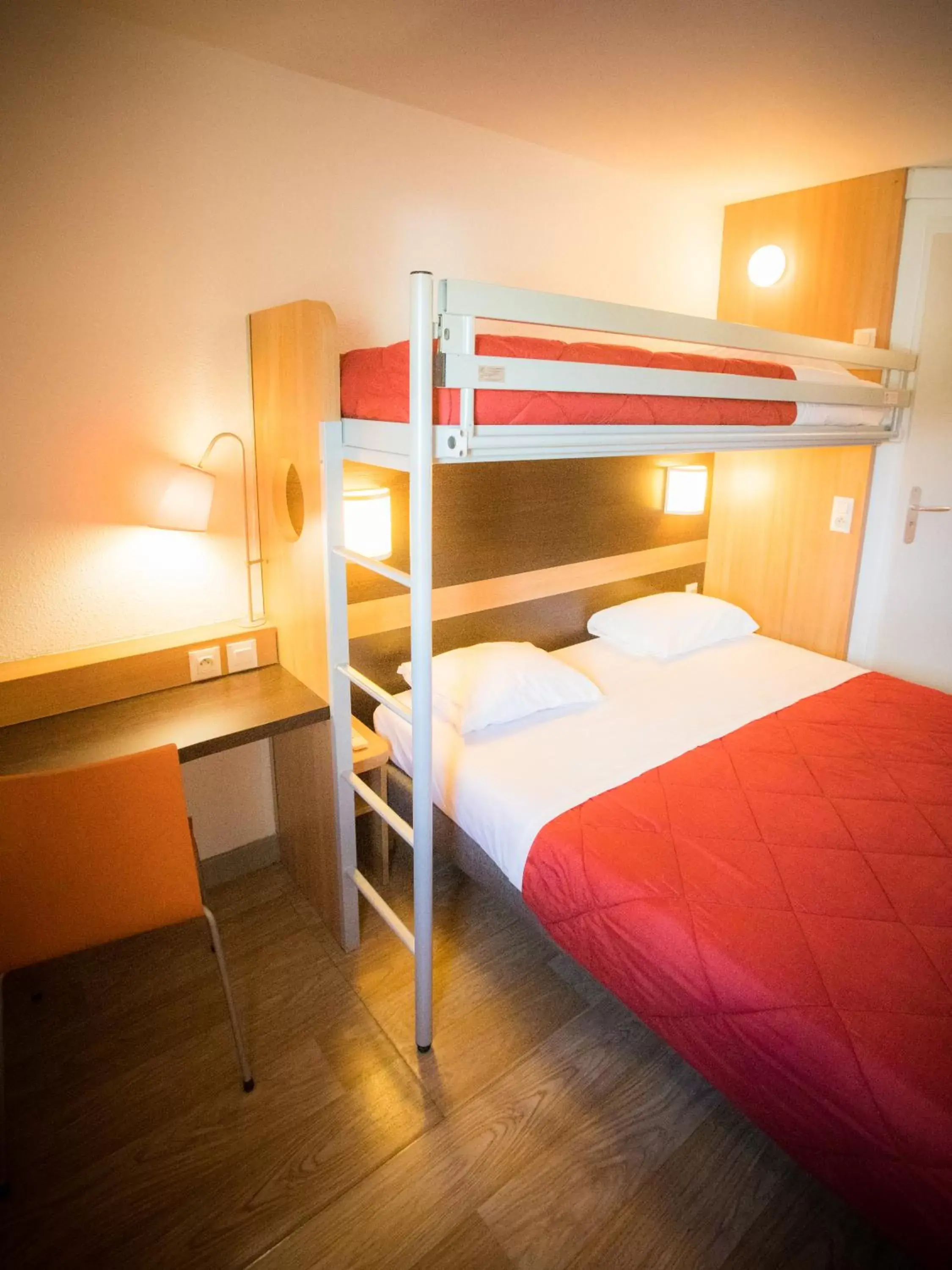 Bedroom, Bunk Bed in Premiere Classe Lisieux