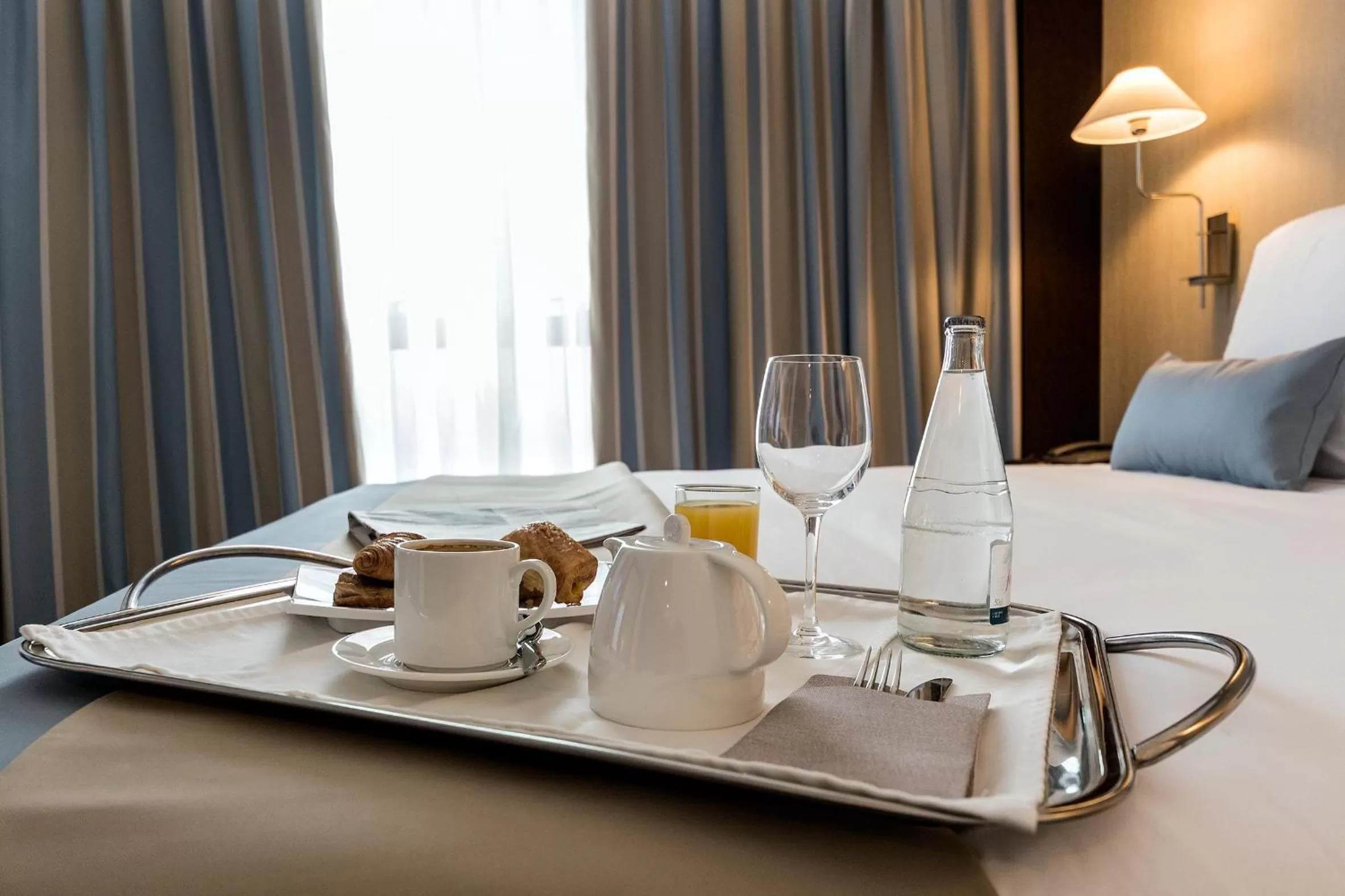 Decorative detail, Bed in LCB Hotel Fuenlabrada