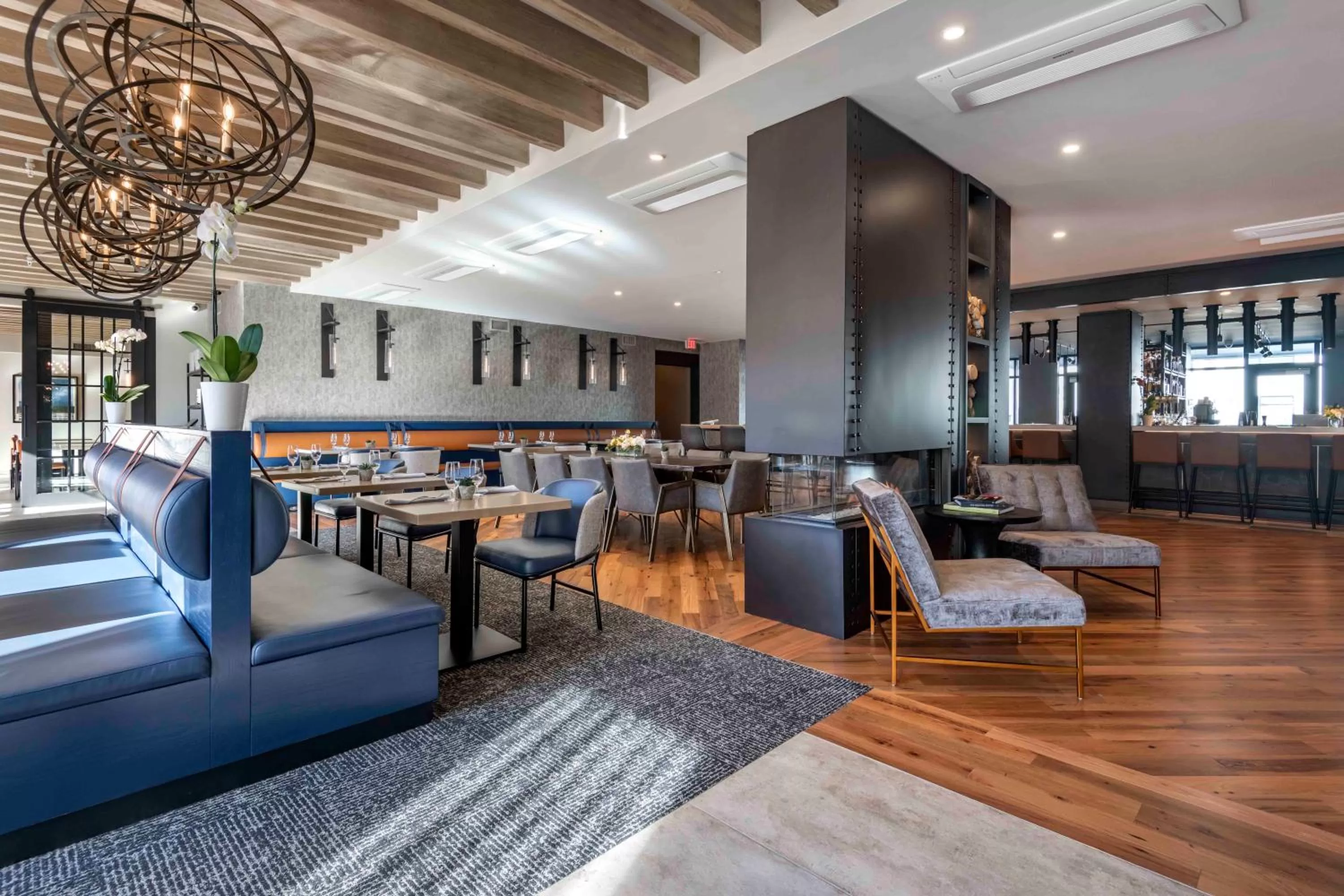 Restaurant/places to eat in Cambria Hotel Portland Downtown Old Port